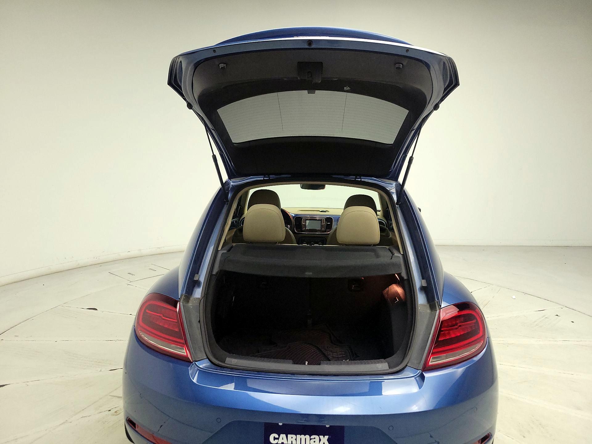 Thumbnail: 2019 Volkswagen Beetle - 19
