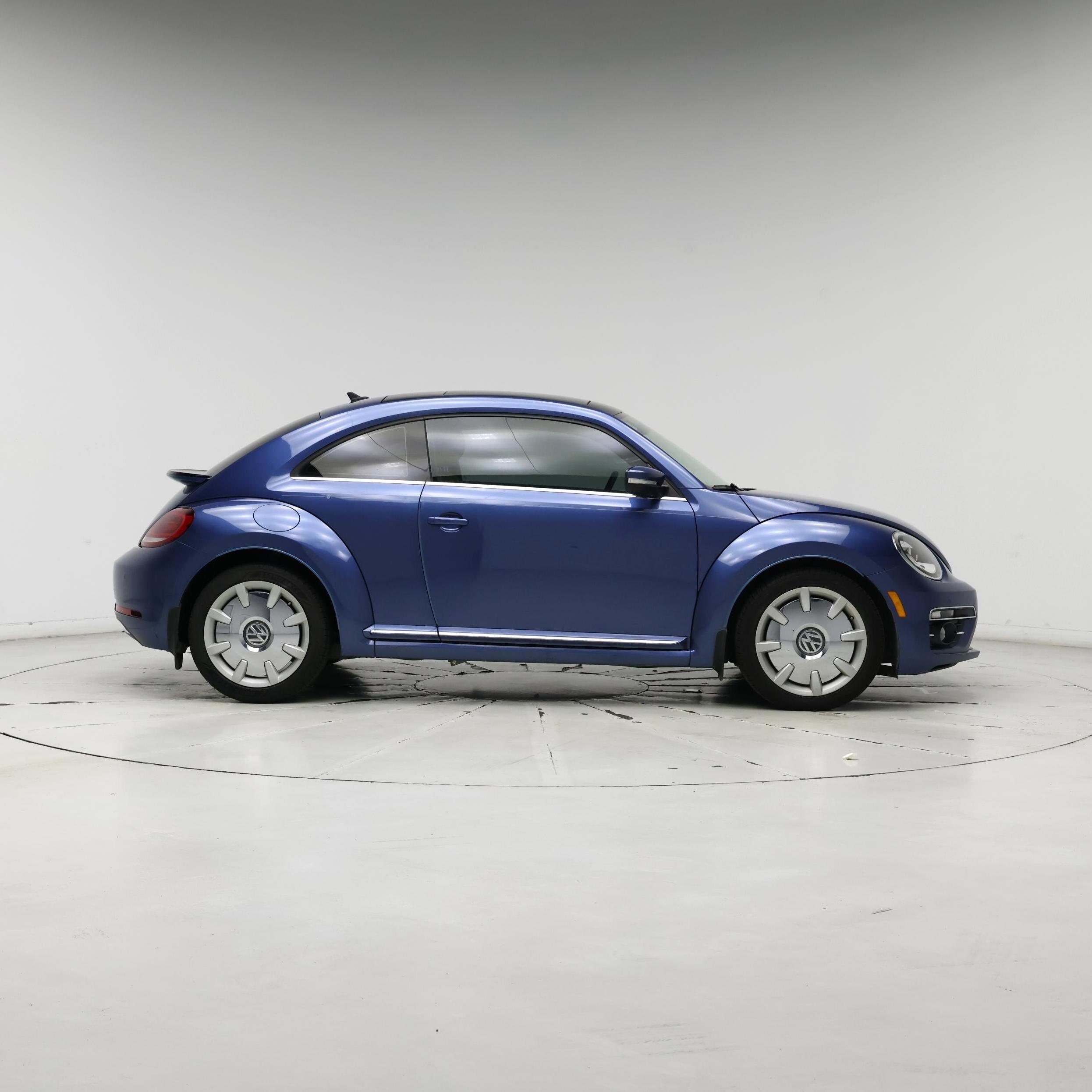 Thumbnail: 2019 Volkswagen Beetle - 7