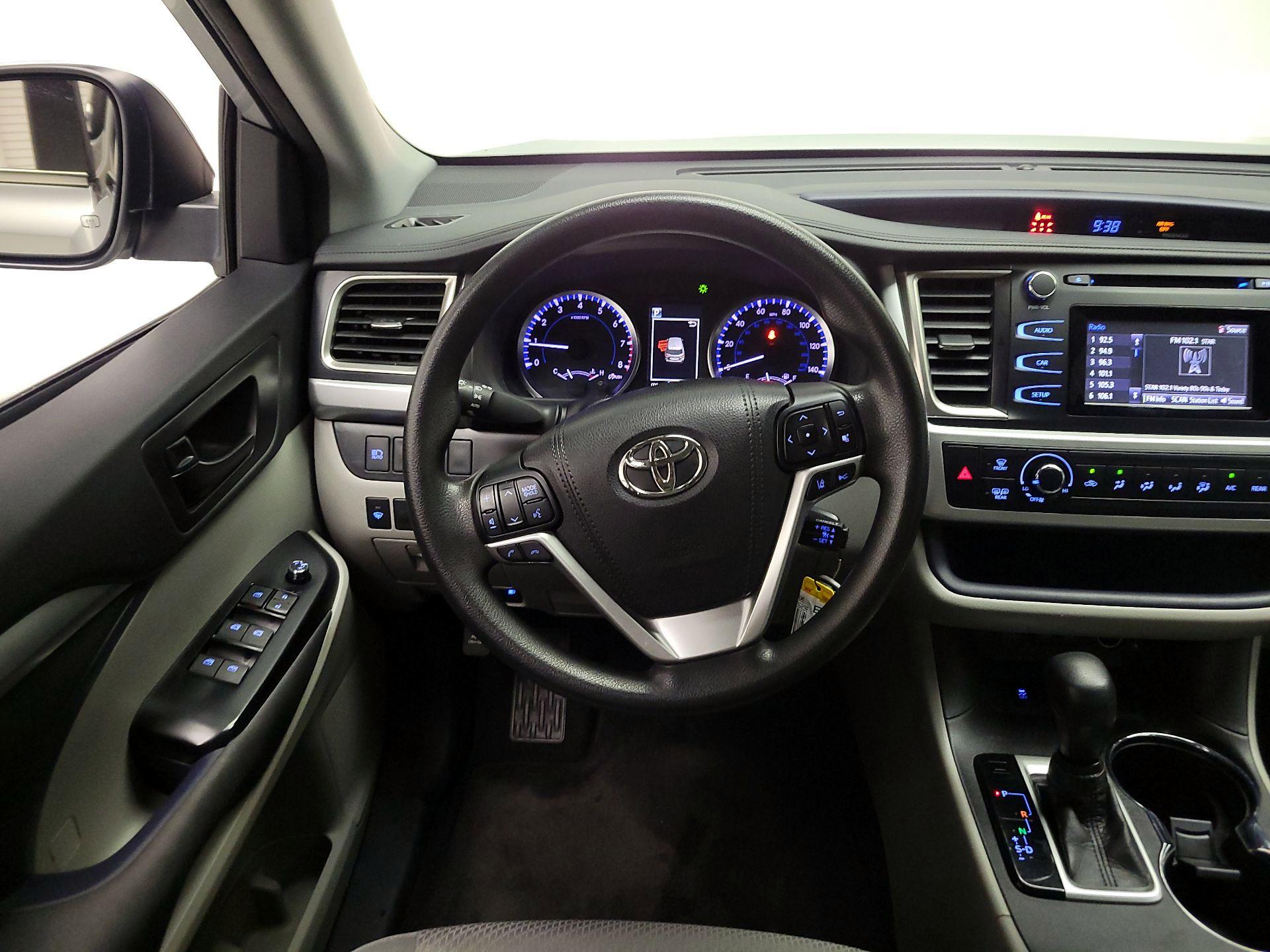 Thumbnail: 2018 Toyota Highlander - 10