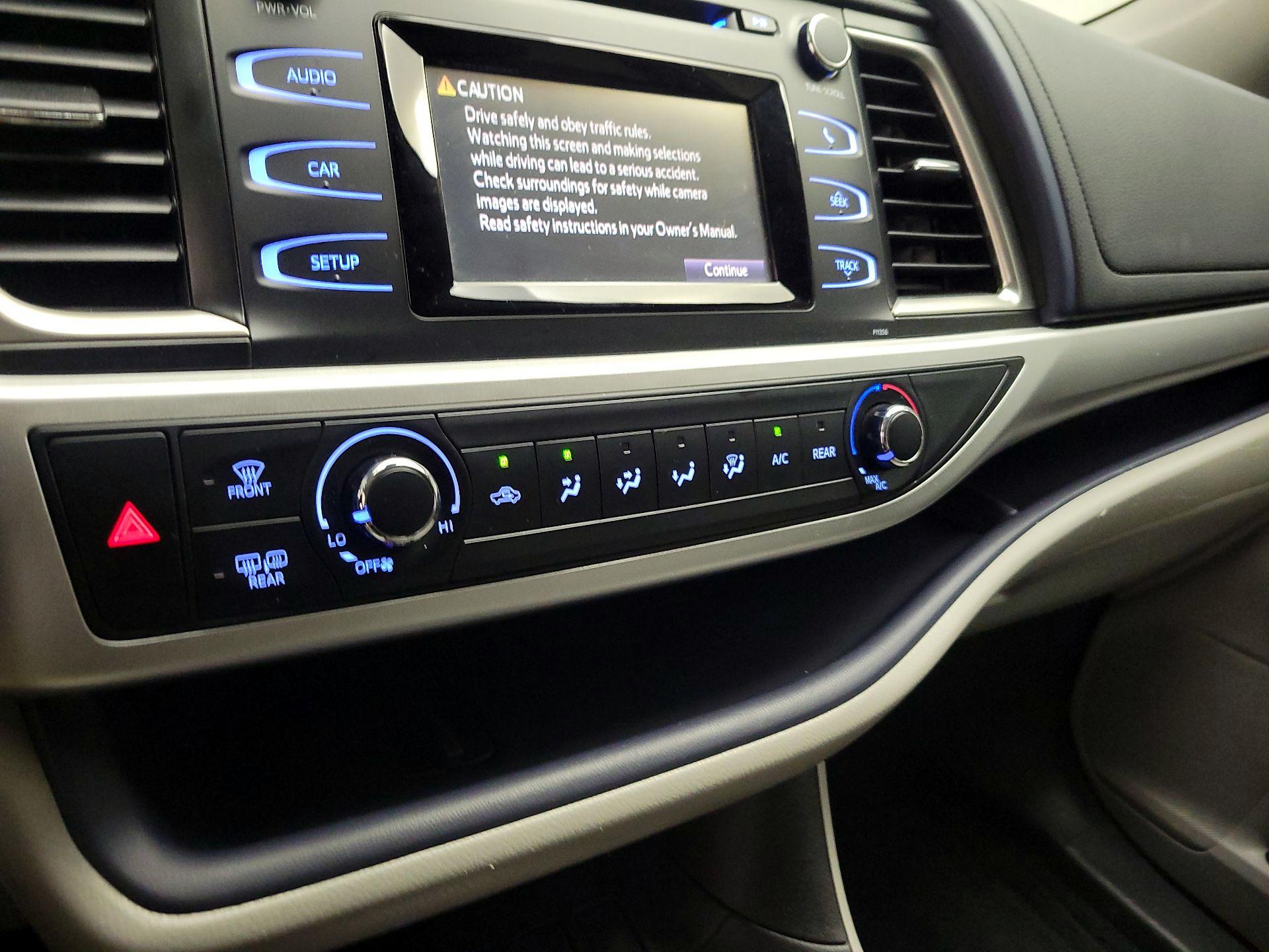 Thumbnail: 2018 Toyota Highlander - 16