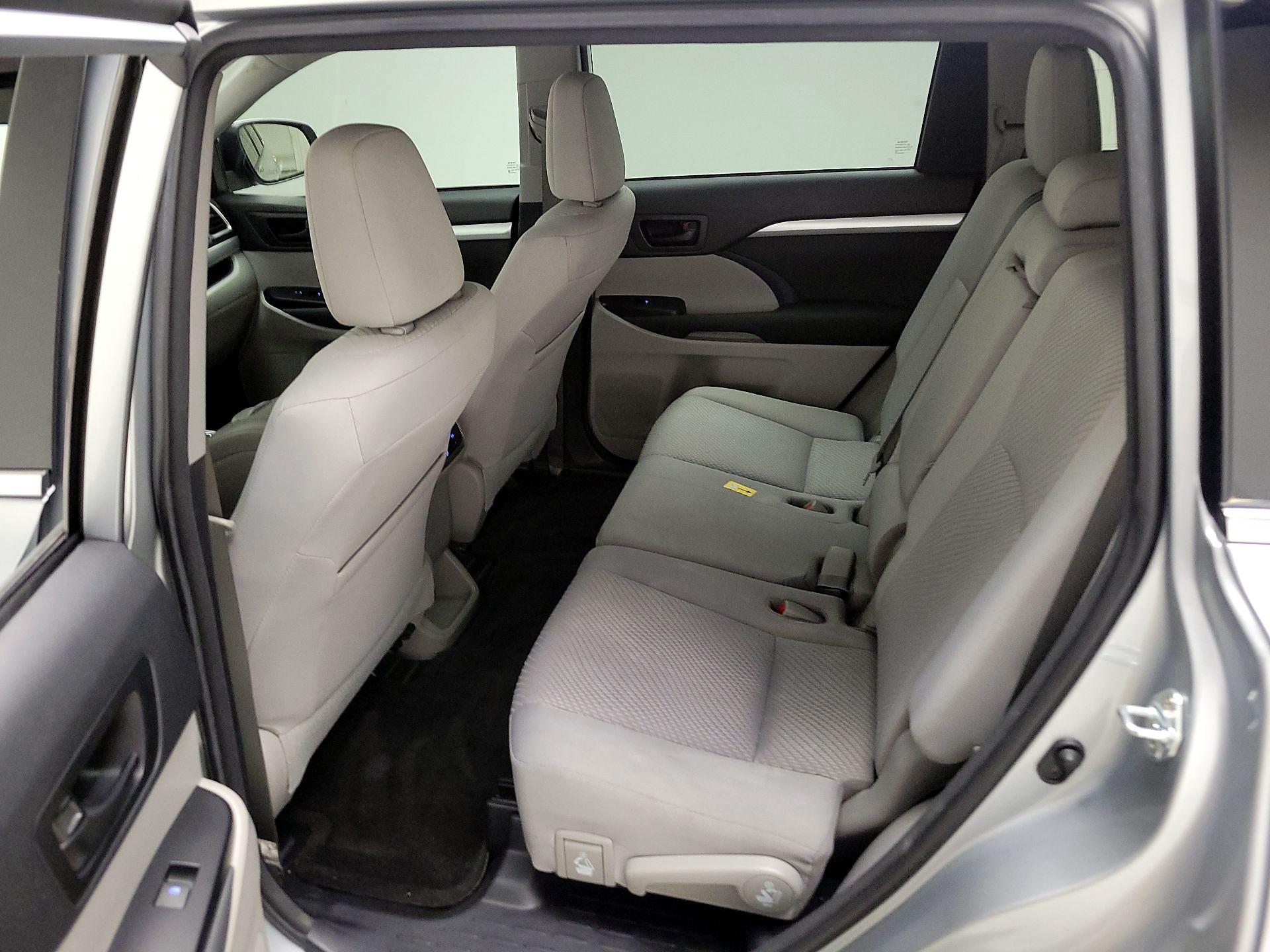 Thumbnail: 2018 Toyota Highlander - 18