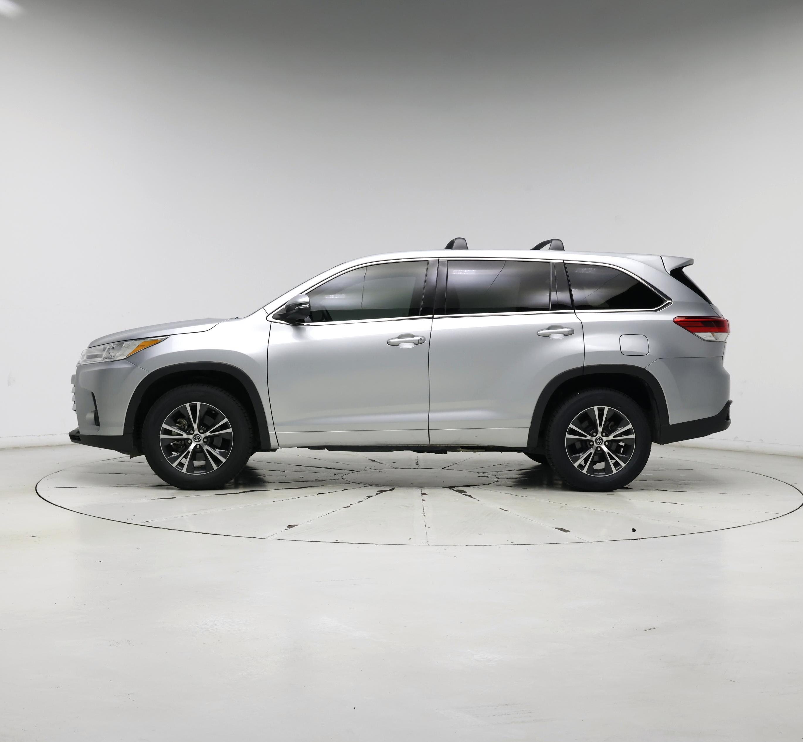 Thumbnail: 2018 Toyota Highlander - 3