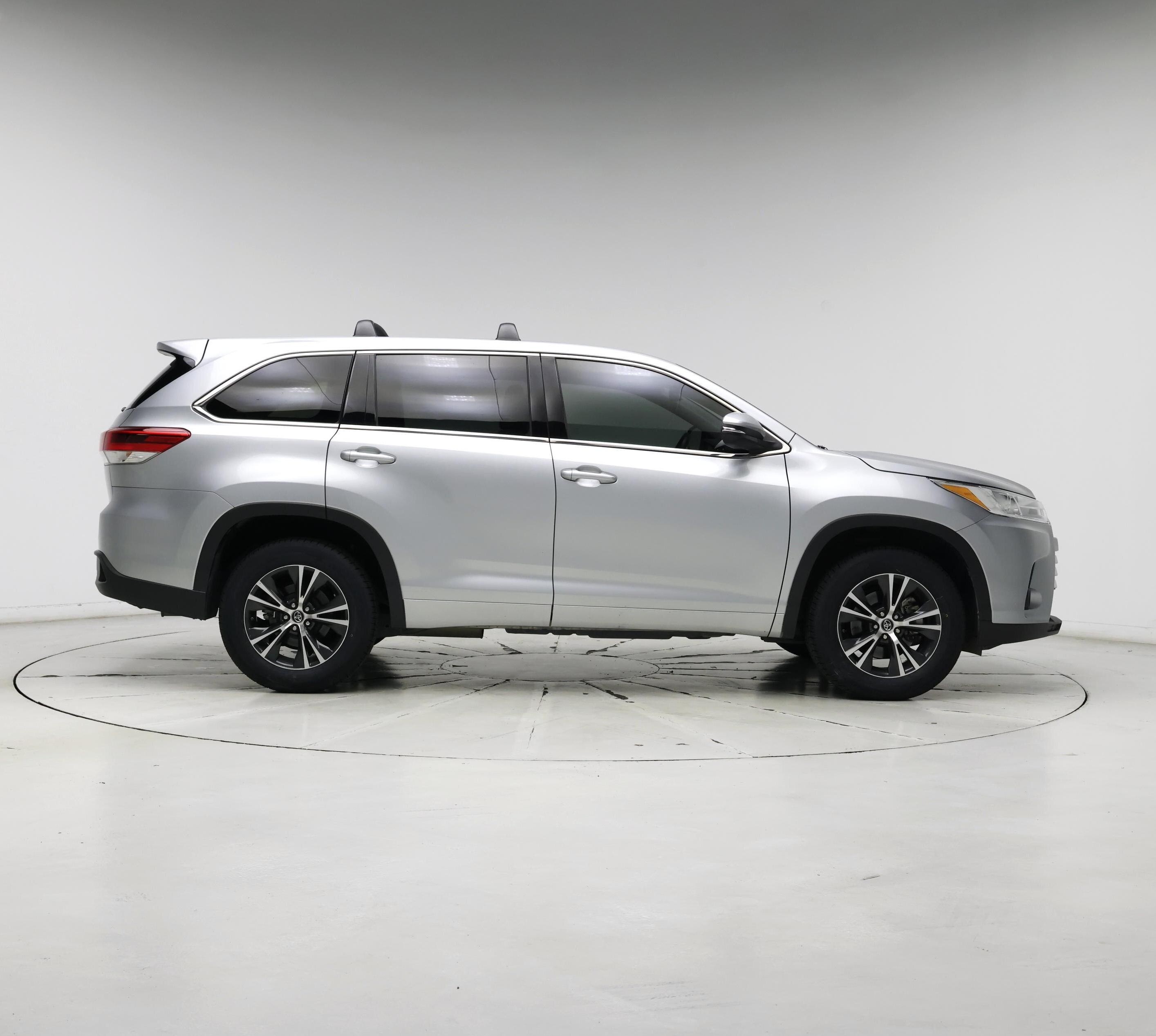 Thumbnail: 2018 Toyota Highlander - 7