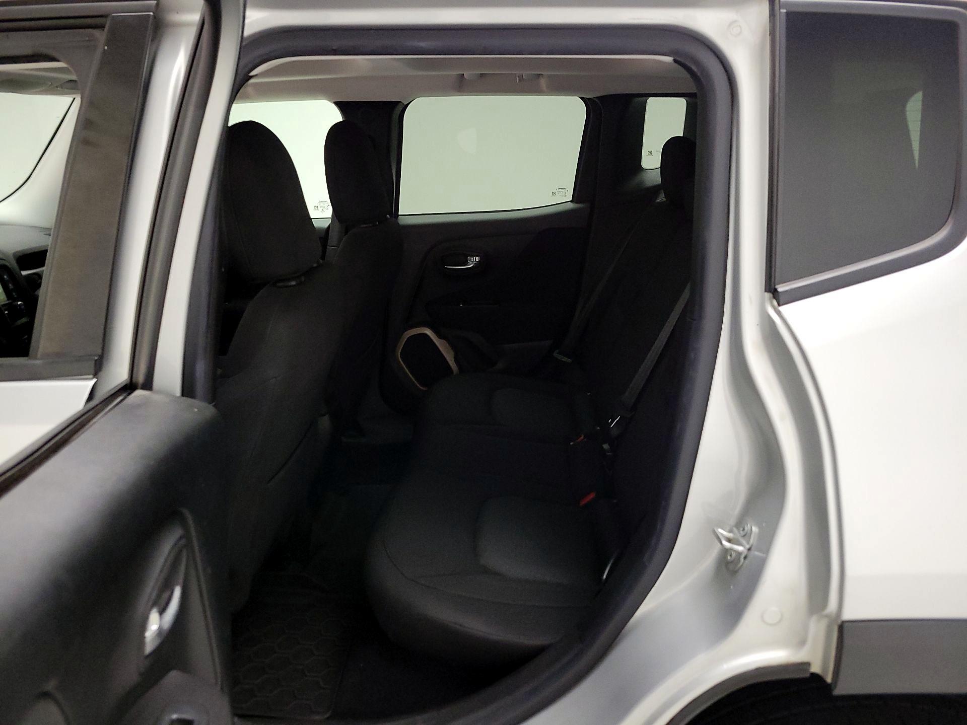Thumbnail: 2015 Jeep Renegade - 19