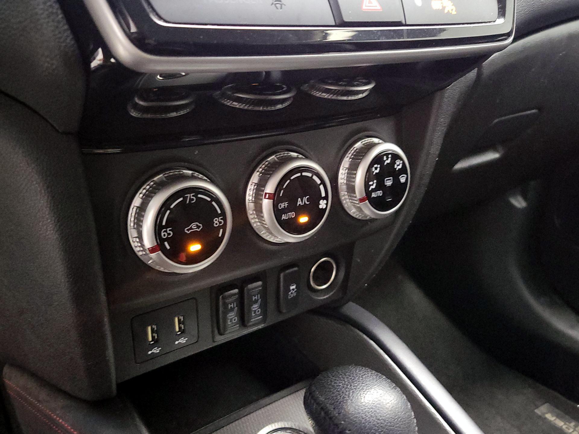 Thumbnail: 2022 Mitsubishi Outlander Sport - 16