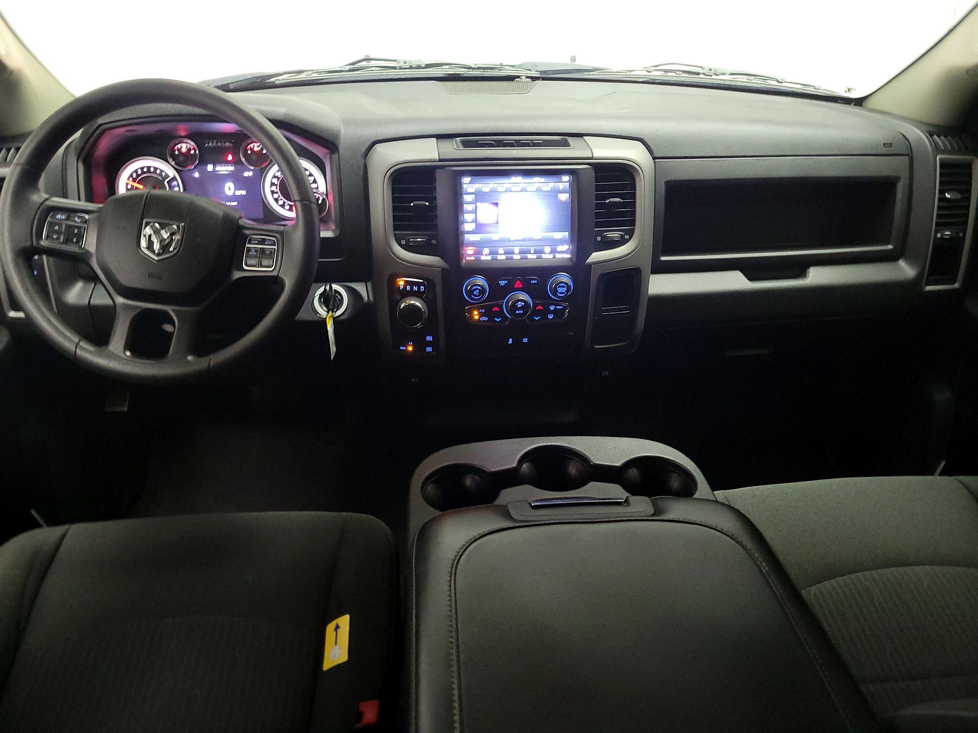 Thumbnail: 2021 RAM 1500 Classic - 9