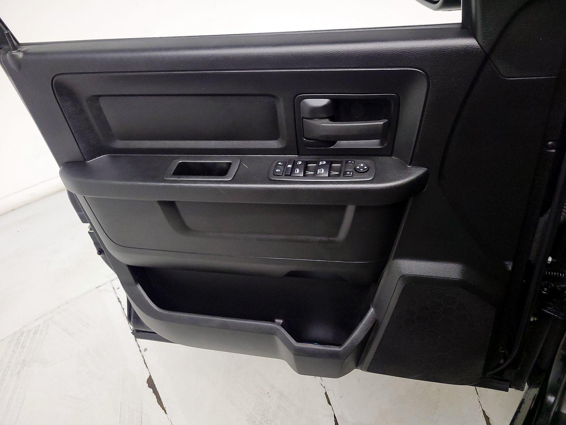 Thumbnail: 2021 RAM 1500 Classic - 12