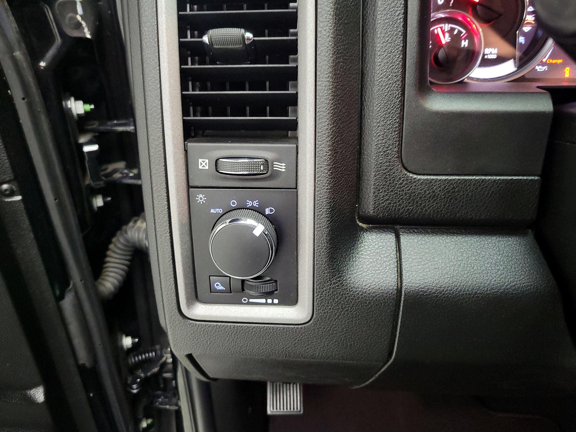 Thumbnail: 2021 RAM 1500 Classic - 13