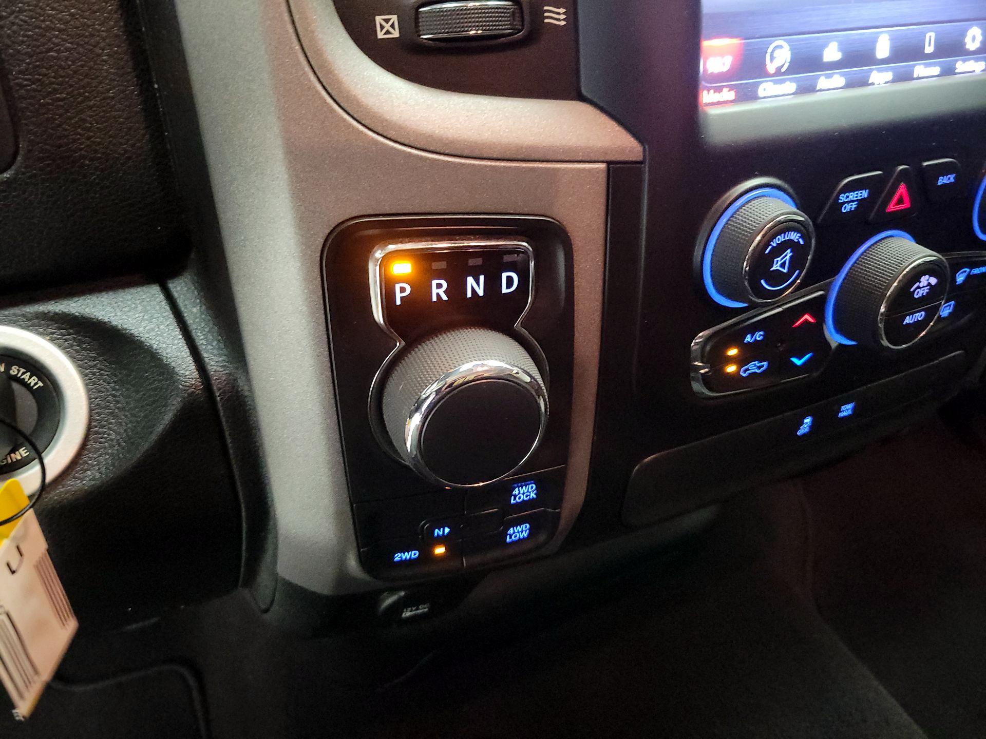 Thumbnail: 2021 RAM 1500 Classic - 17