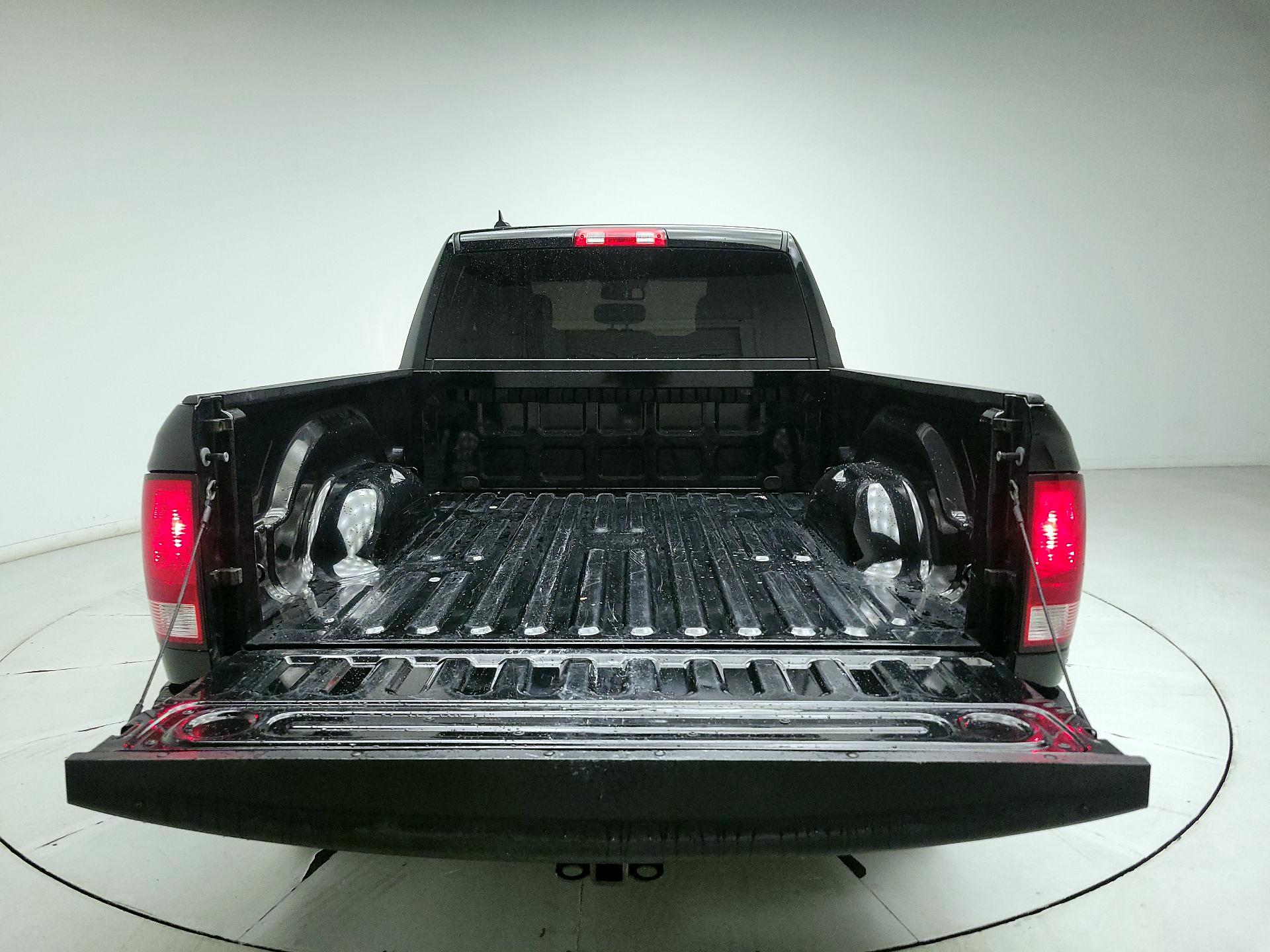 Thumbnail: 2021 RAM 1500 Classic - 19
