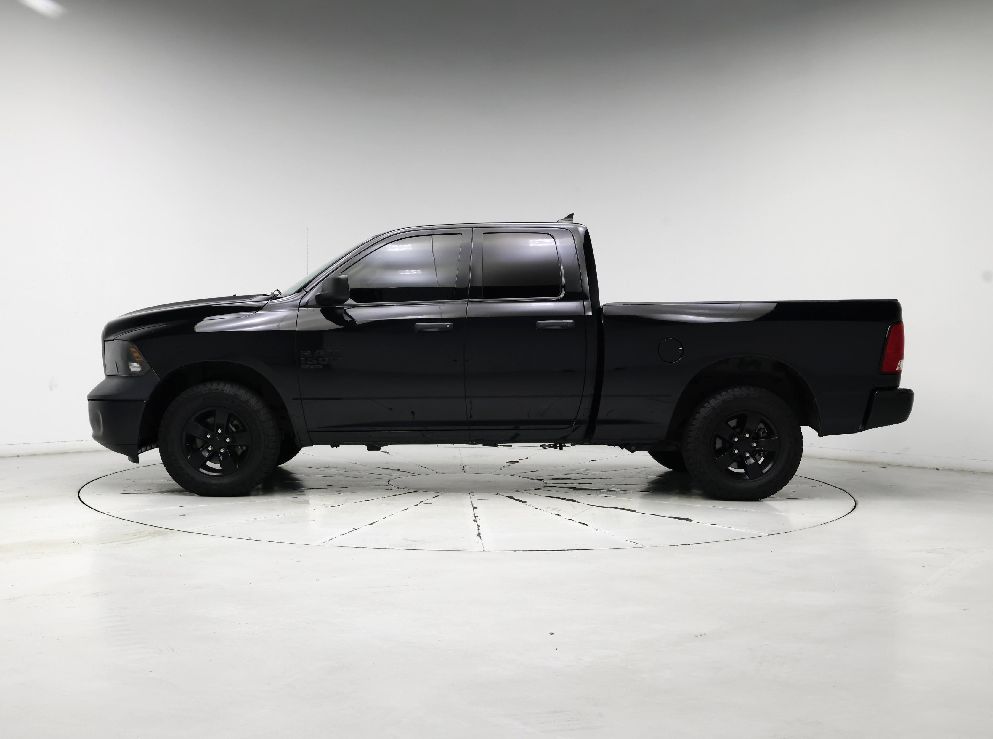 Thumbnail: 2021 RAM 1500 Classic - 3