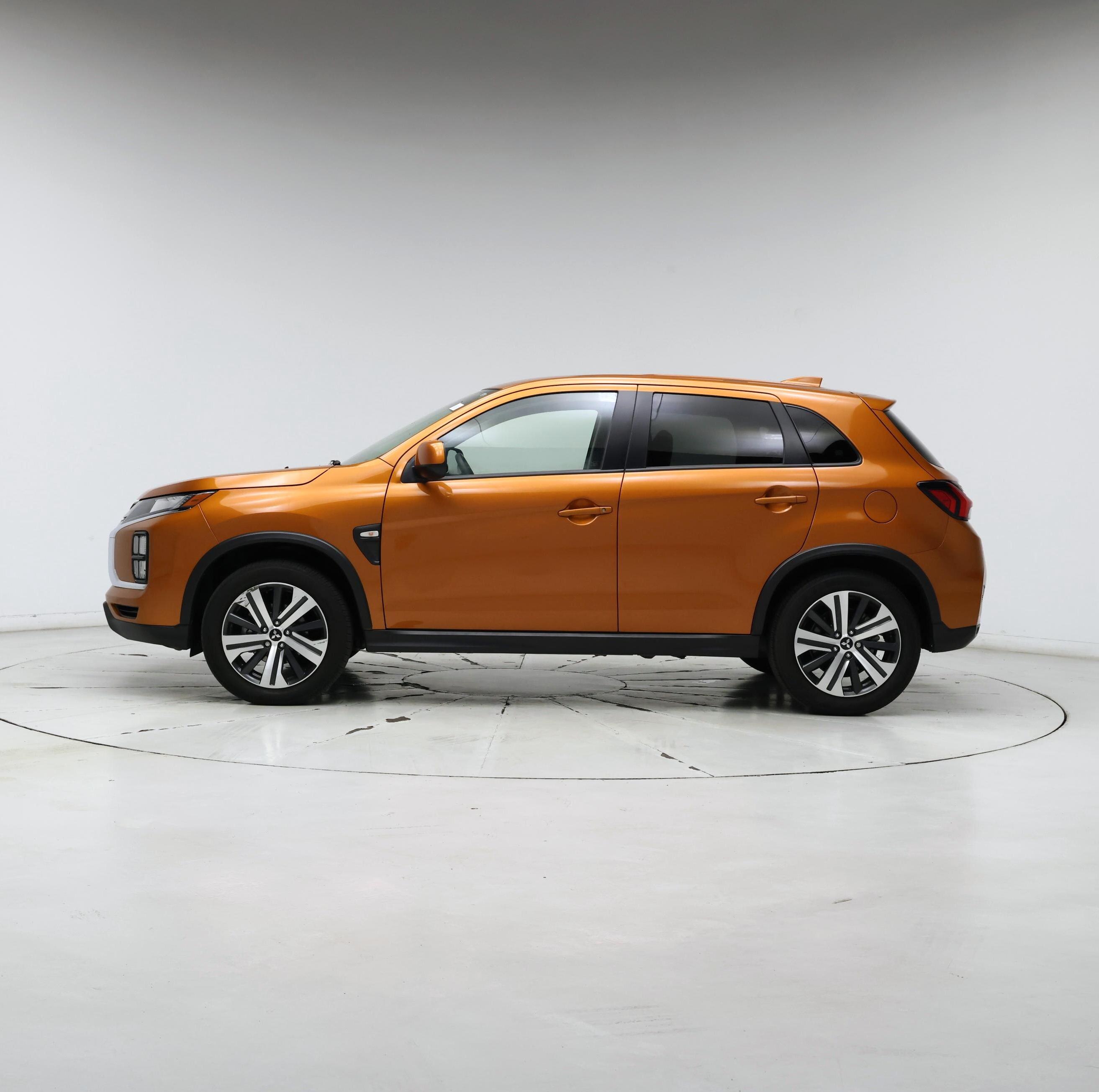 Thumbnail: 2023 Mitsubishi Outlander Sport - 3