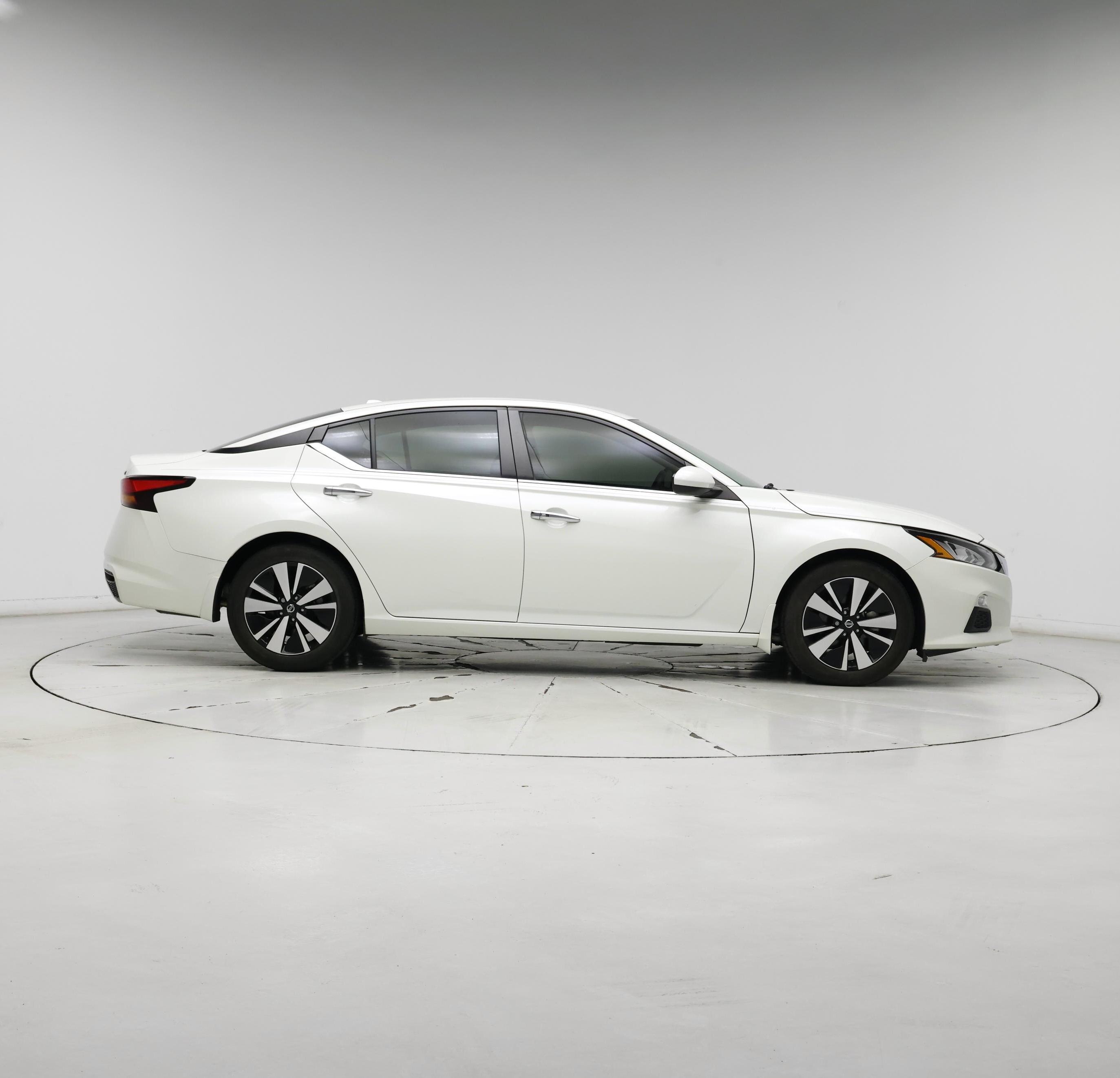 Thumbnail: 2021 Nissan Altima - 7