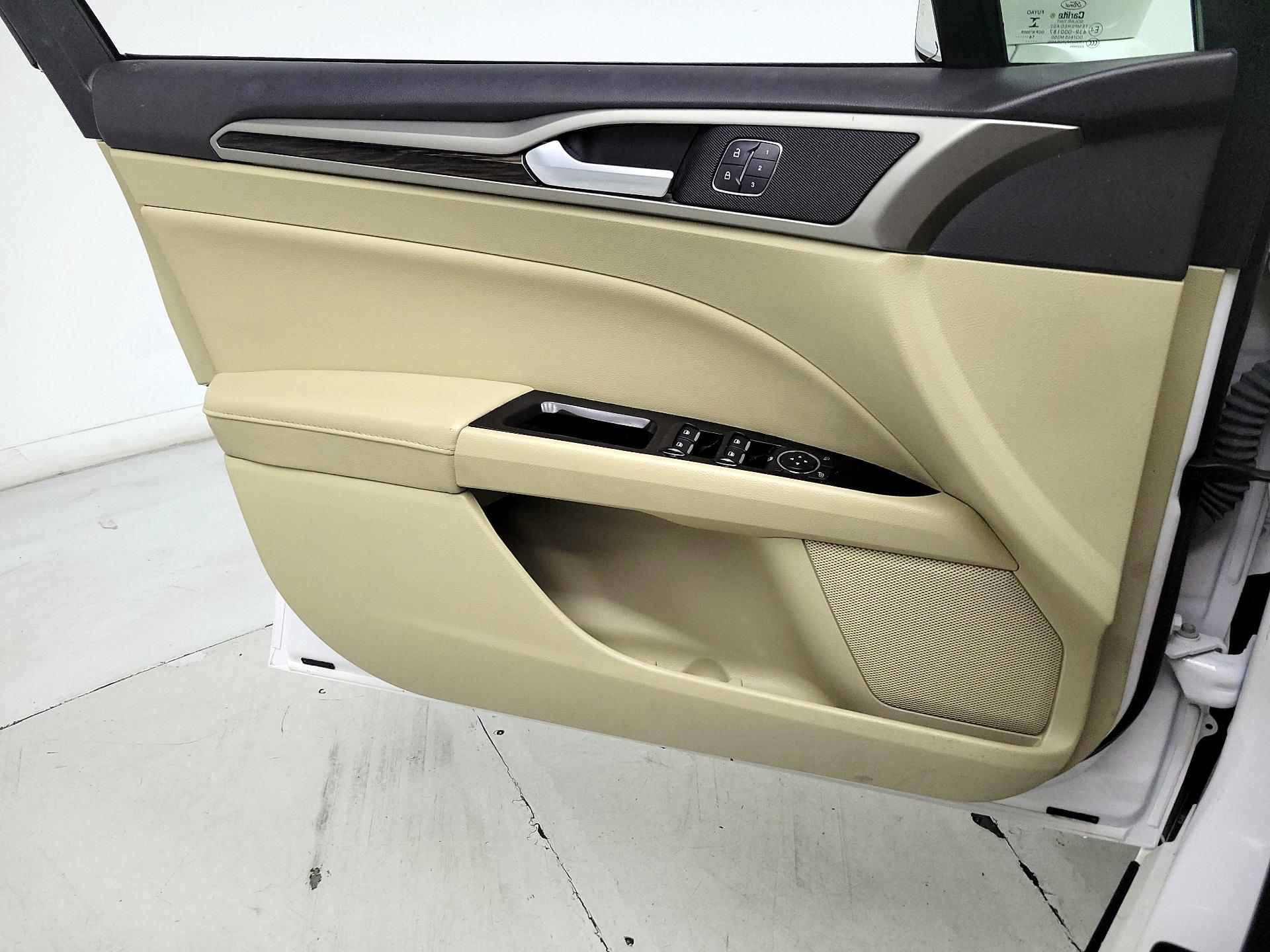 Thumbnail: 2015 Ford Fusion - 12