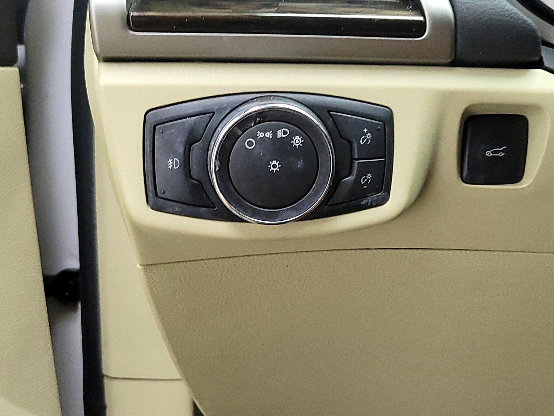 Thumbnail: 2015 Ford Fusion - 13