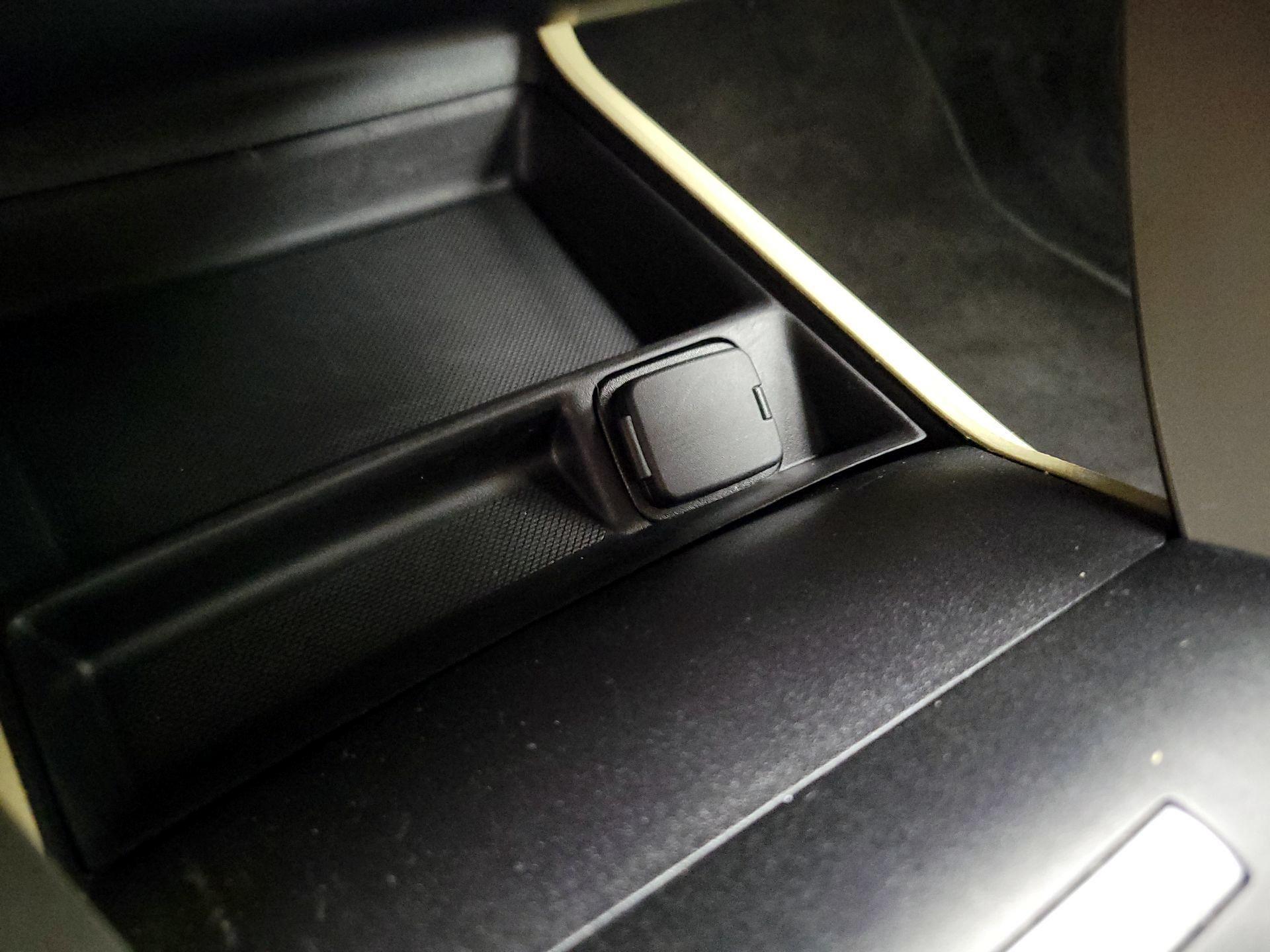Thumbnail: 2015 Ford Fusion - 18