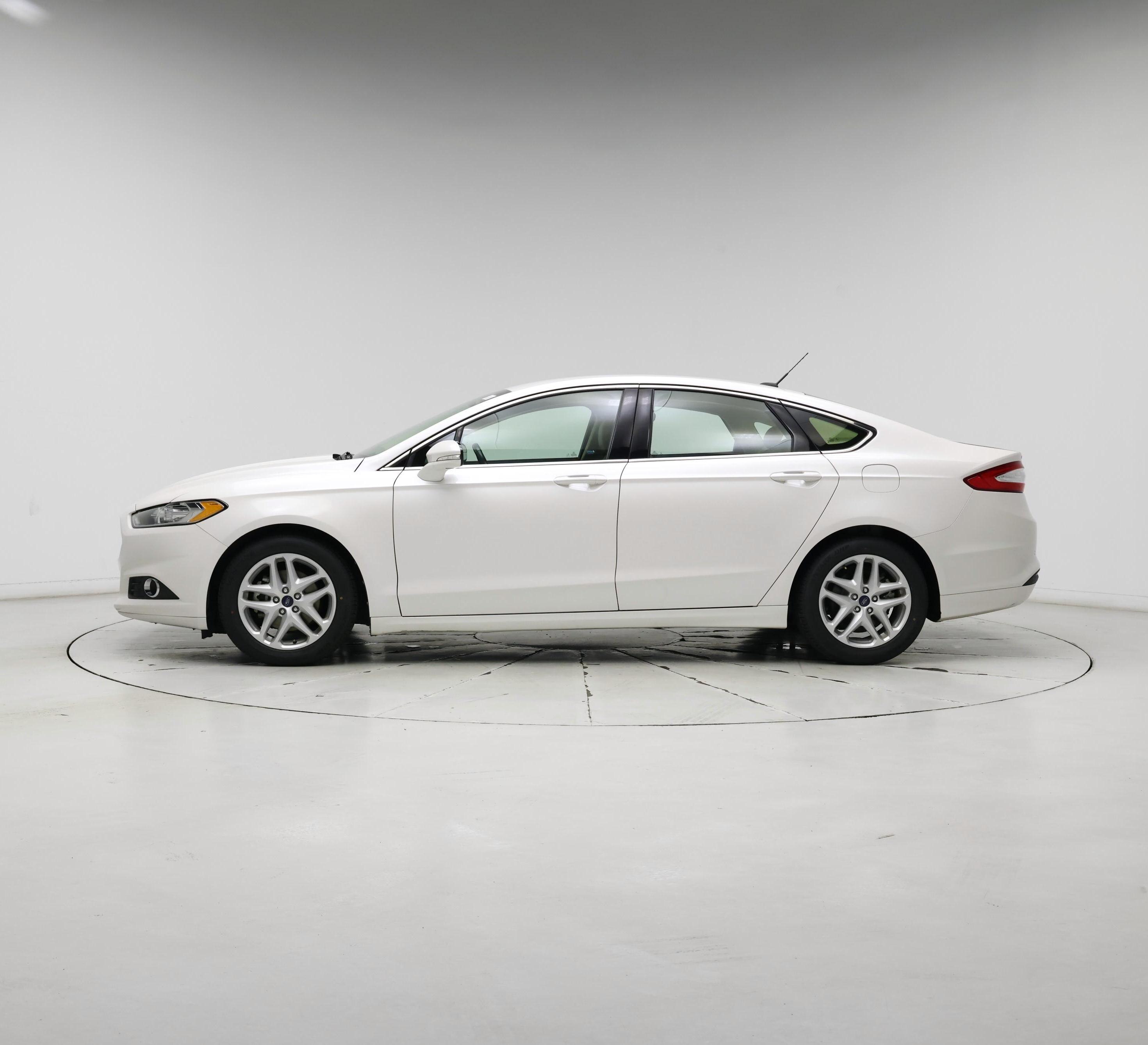 Thumbnail: 2015 Ford Fusion - 3