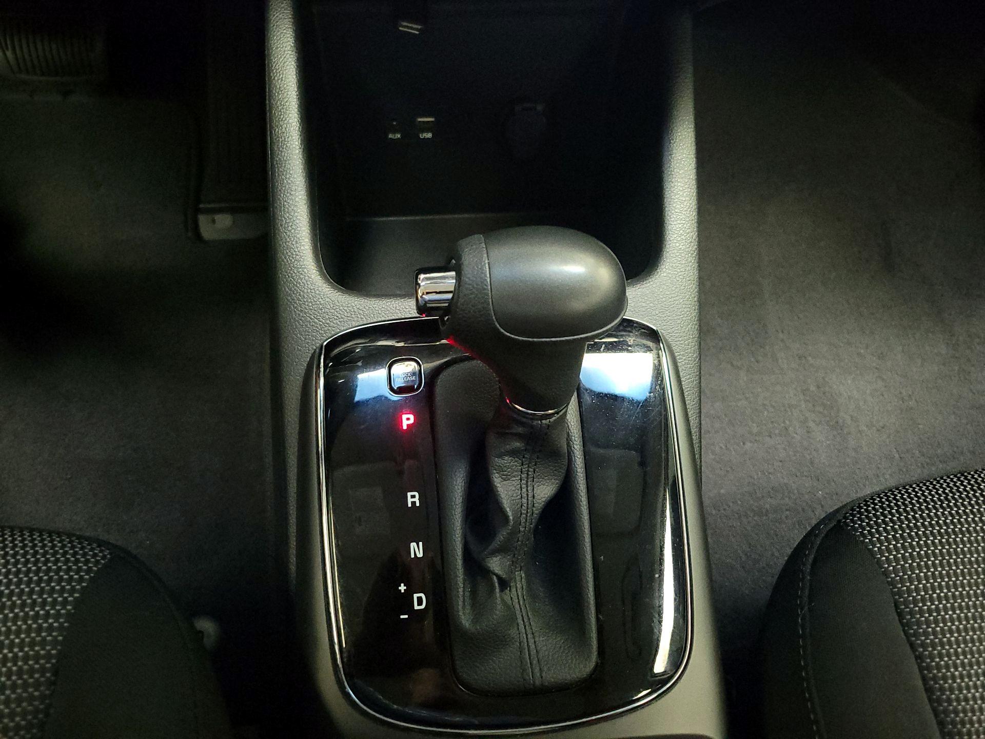 Thumbnail: 2017 Kia Forte - 17