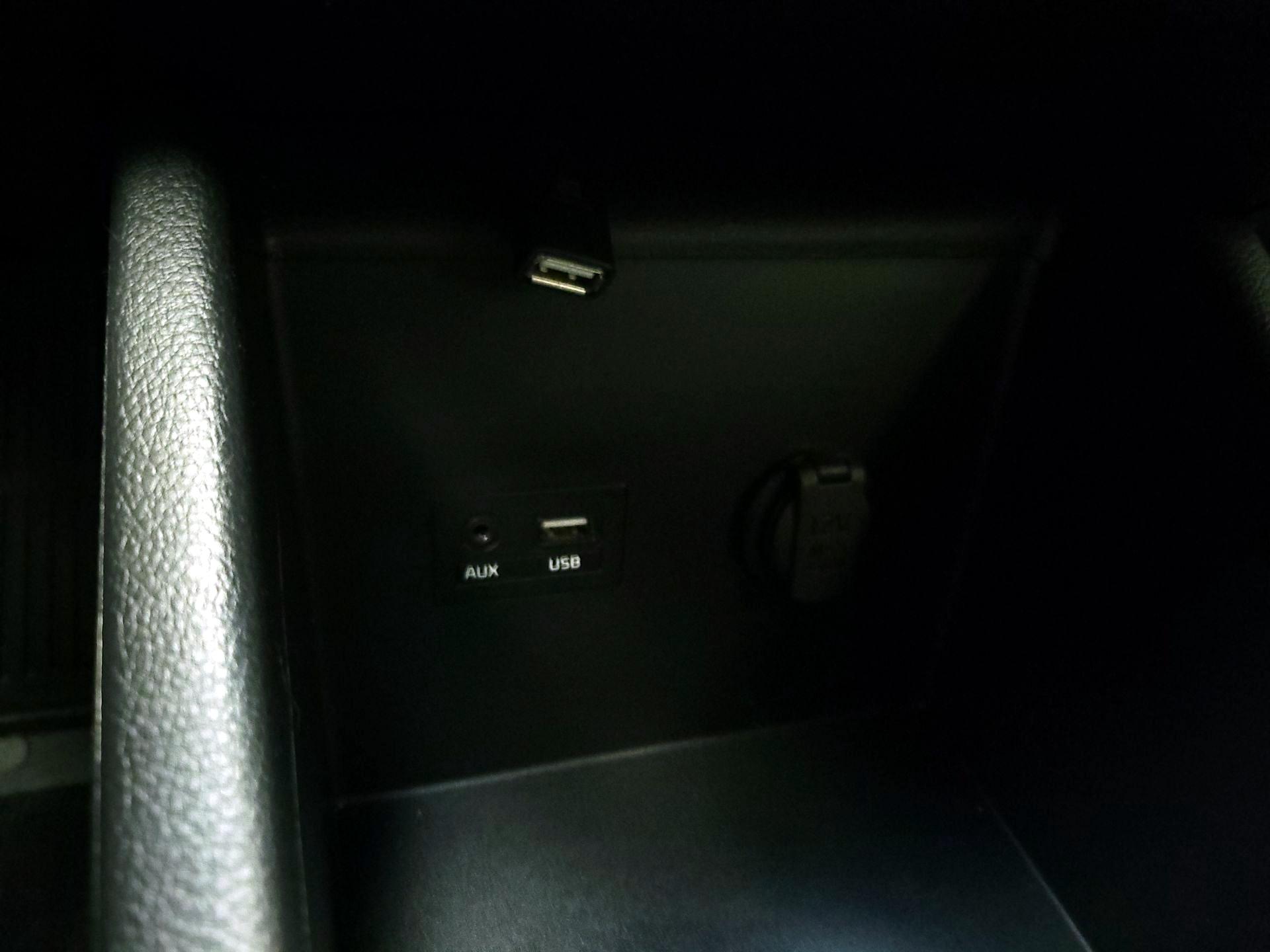 Thumbnail: 2017 Kia Forte - 18