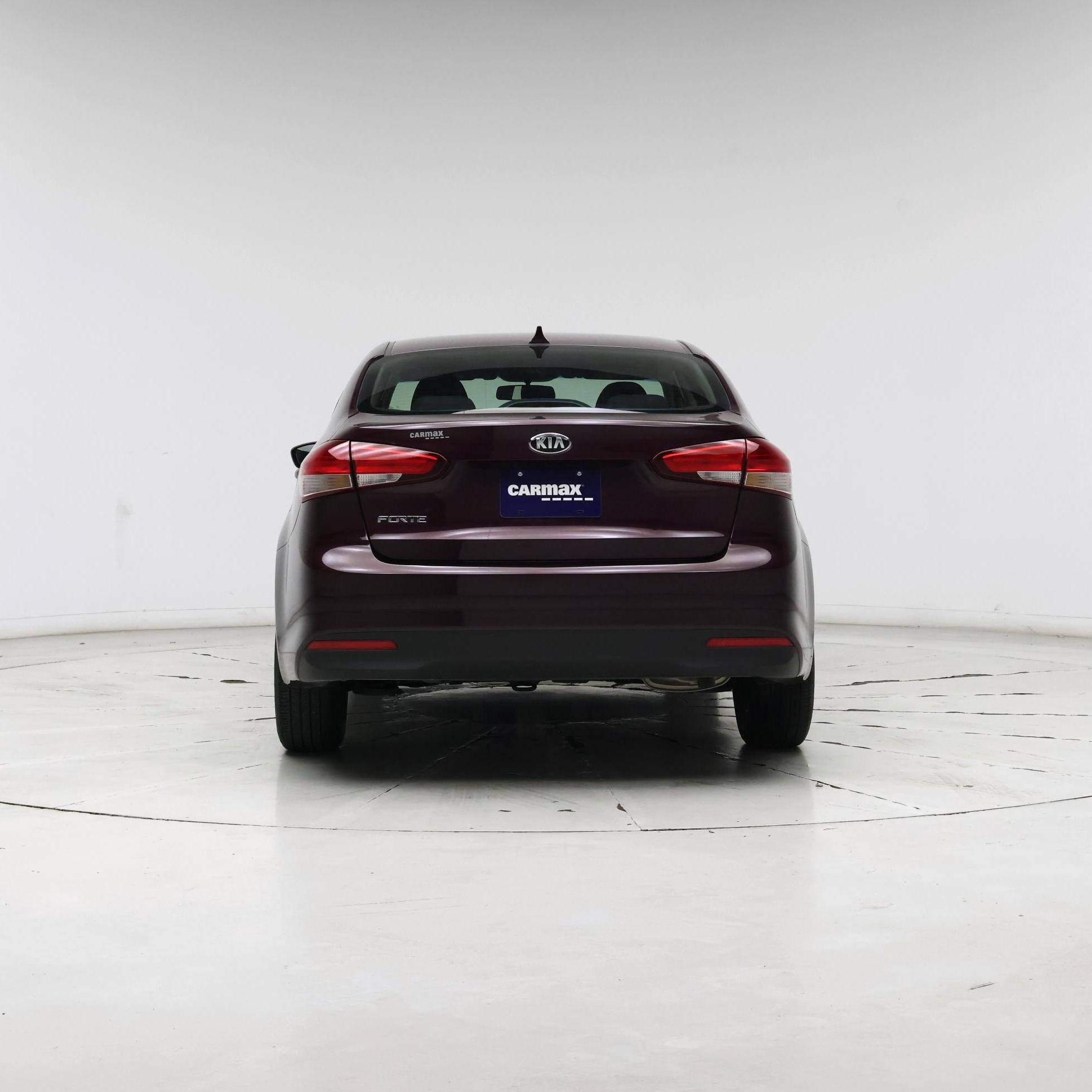 Thumbnail: 2017 Kia Forte - 6