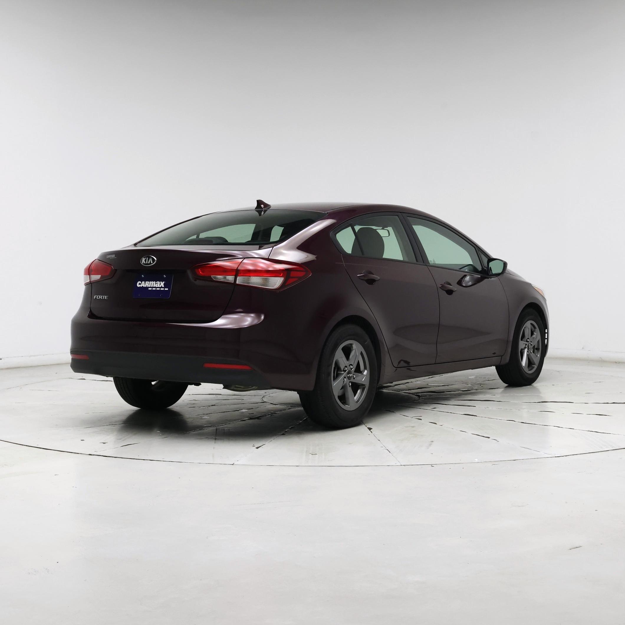 Thumbnail: 2017 Kia Forte - 8