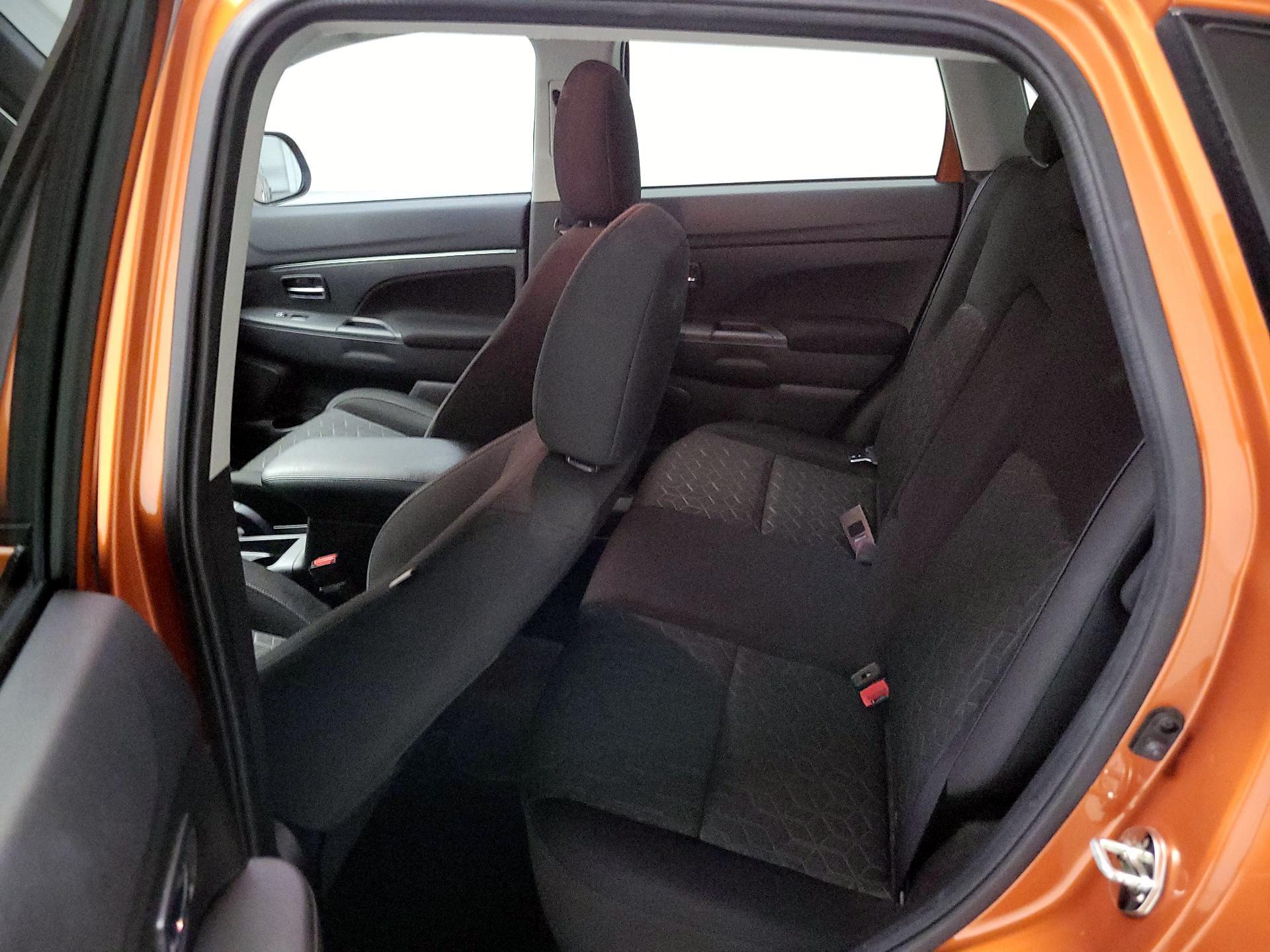 Thumbnail: 2020 Mitsubishi Outlander Sport - 16