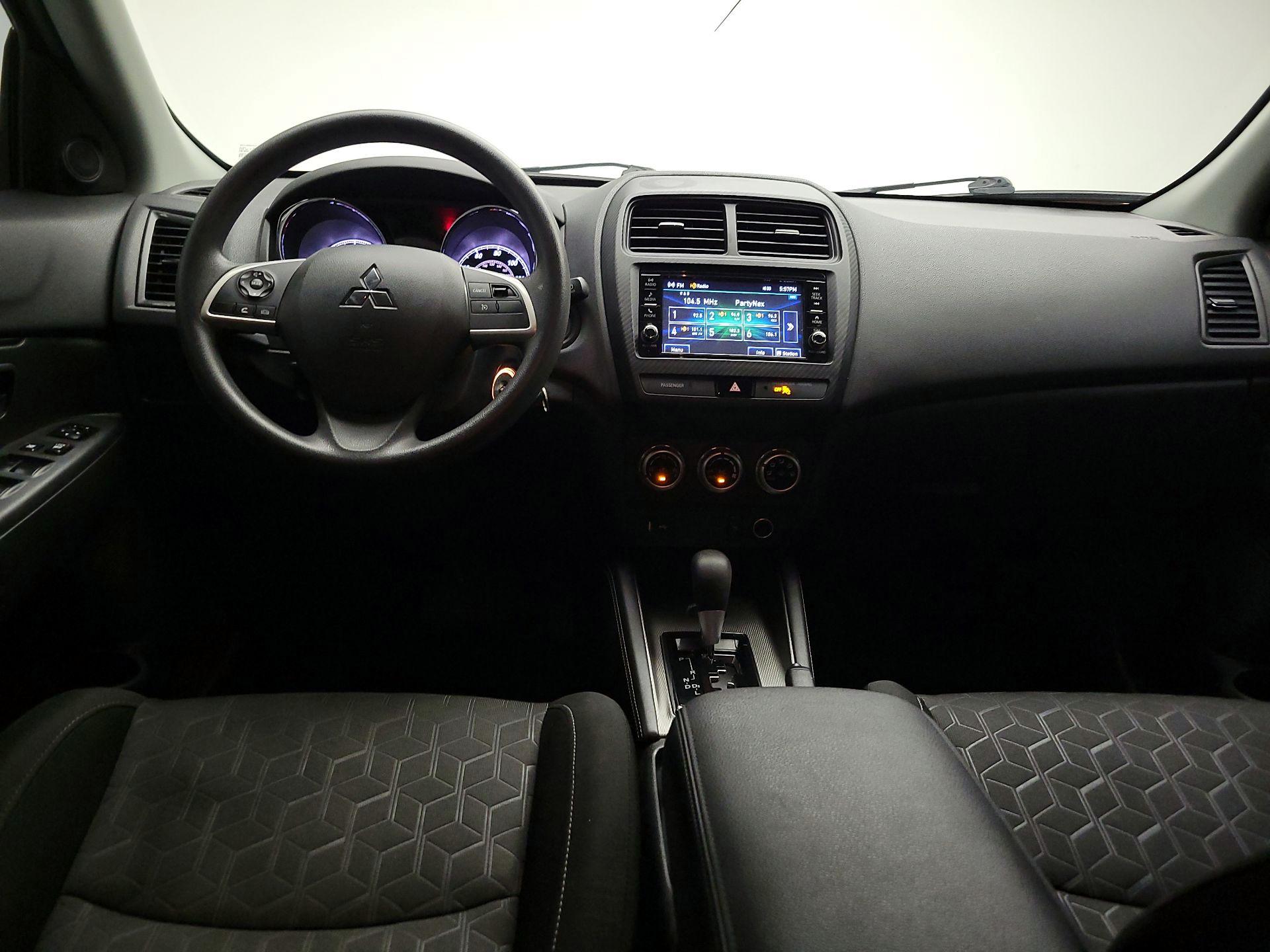 Thumbnail: 2020 Mitsubishi Outlander Sport - 8