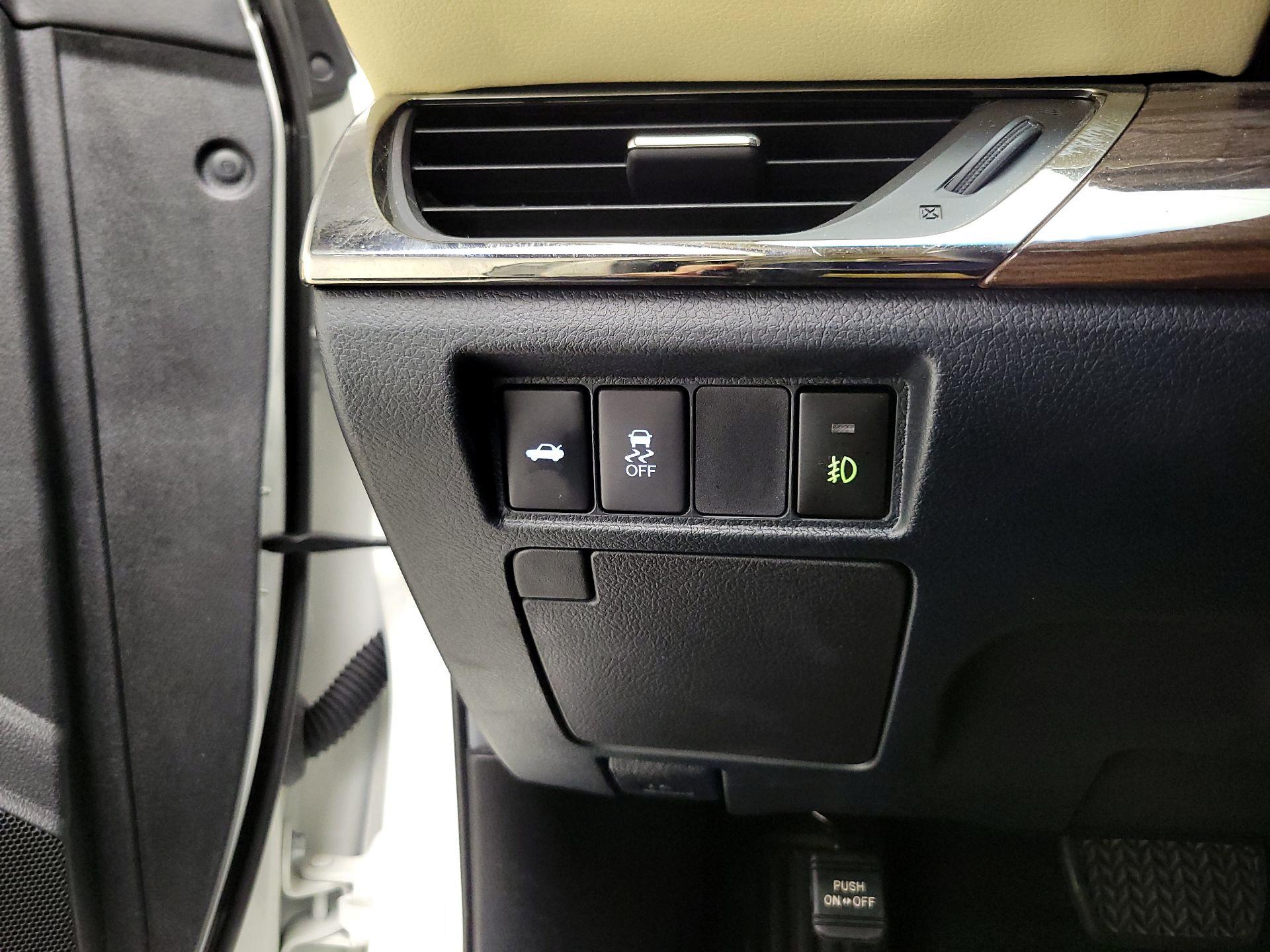 Thumbnail: 2015 Toyota Avalon - 13