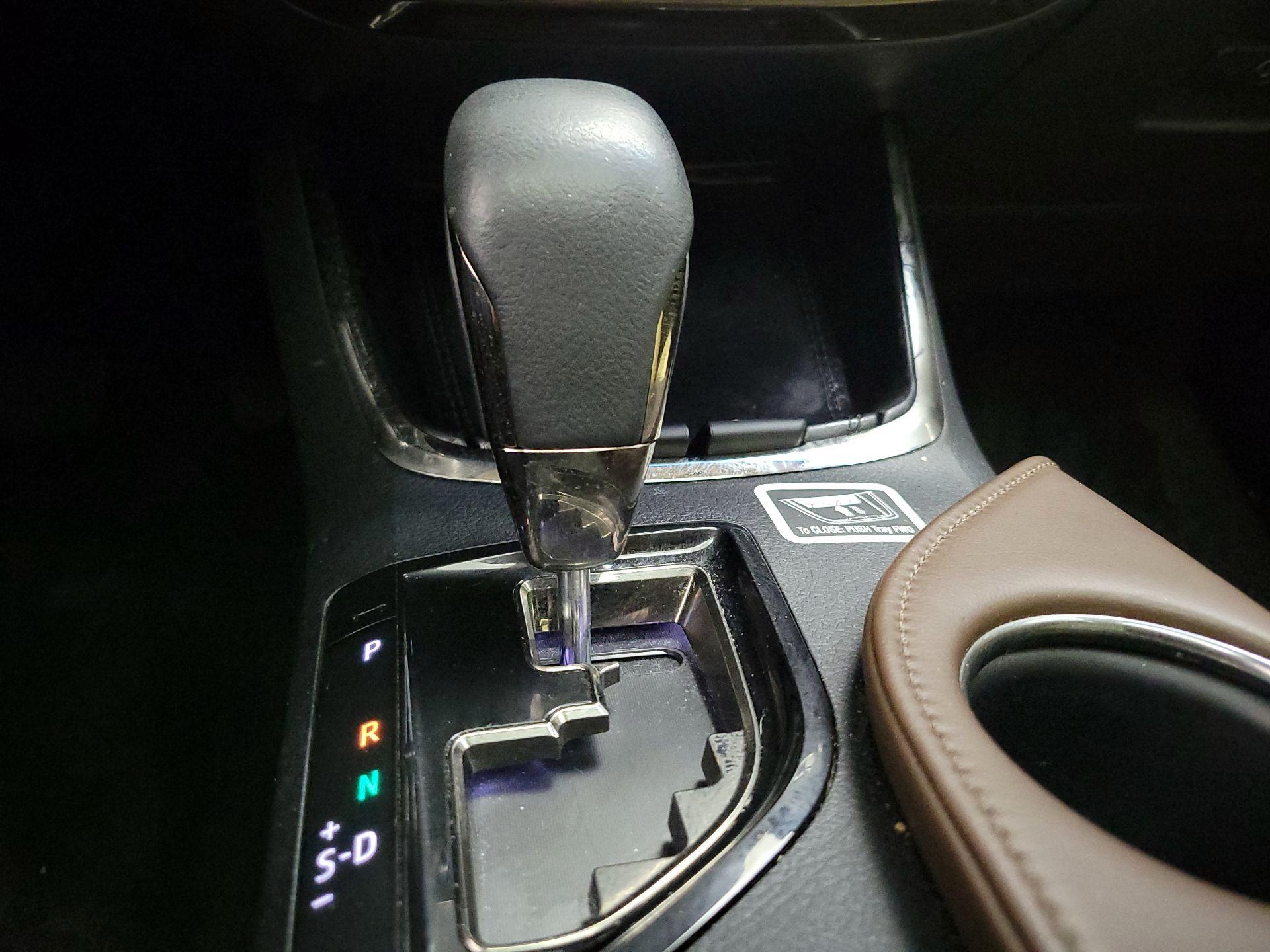 Thumbnail: 2015 Toyota Avalon - 17