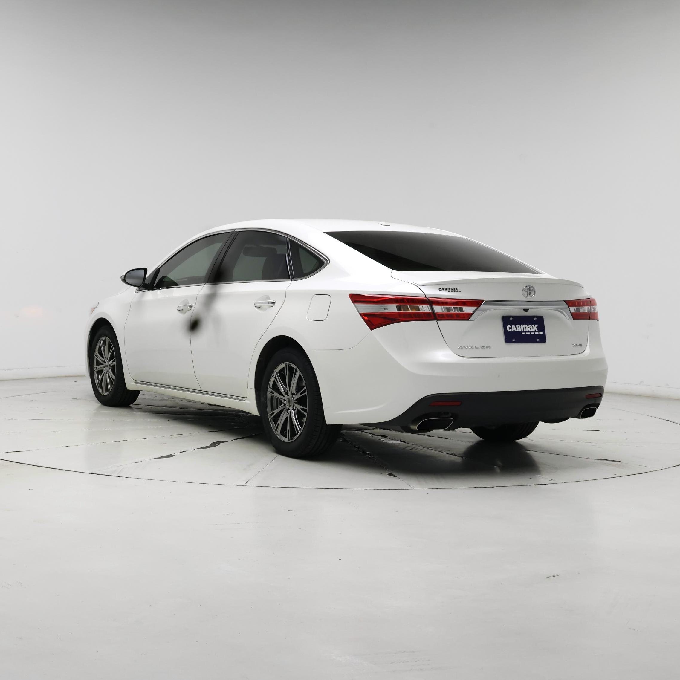 Thumbnail: 2015 Toyota Avalon - 2