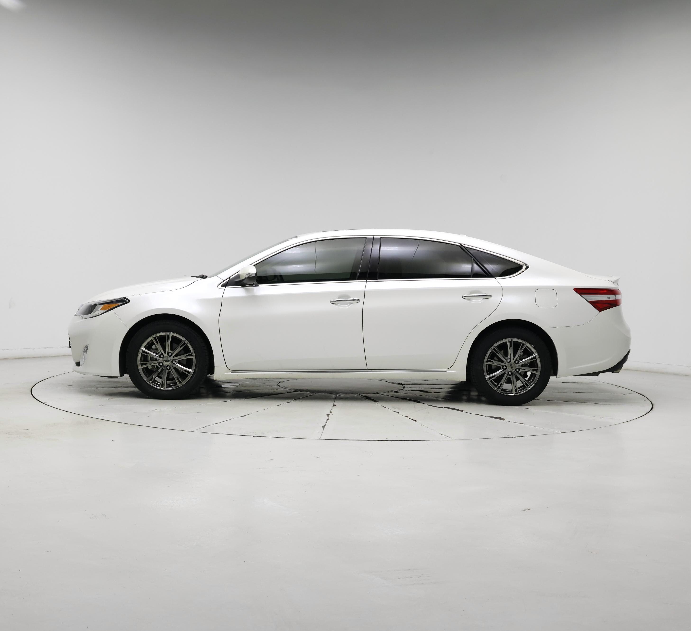 Thumbnail: 2015 Toyota Avalon - 3
