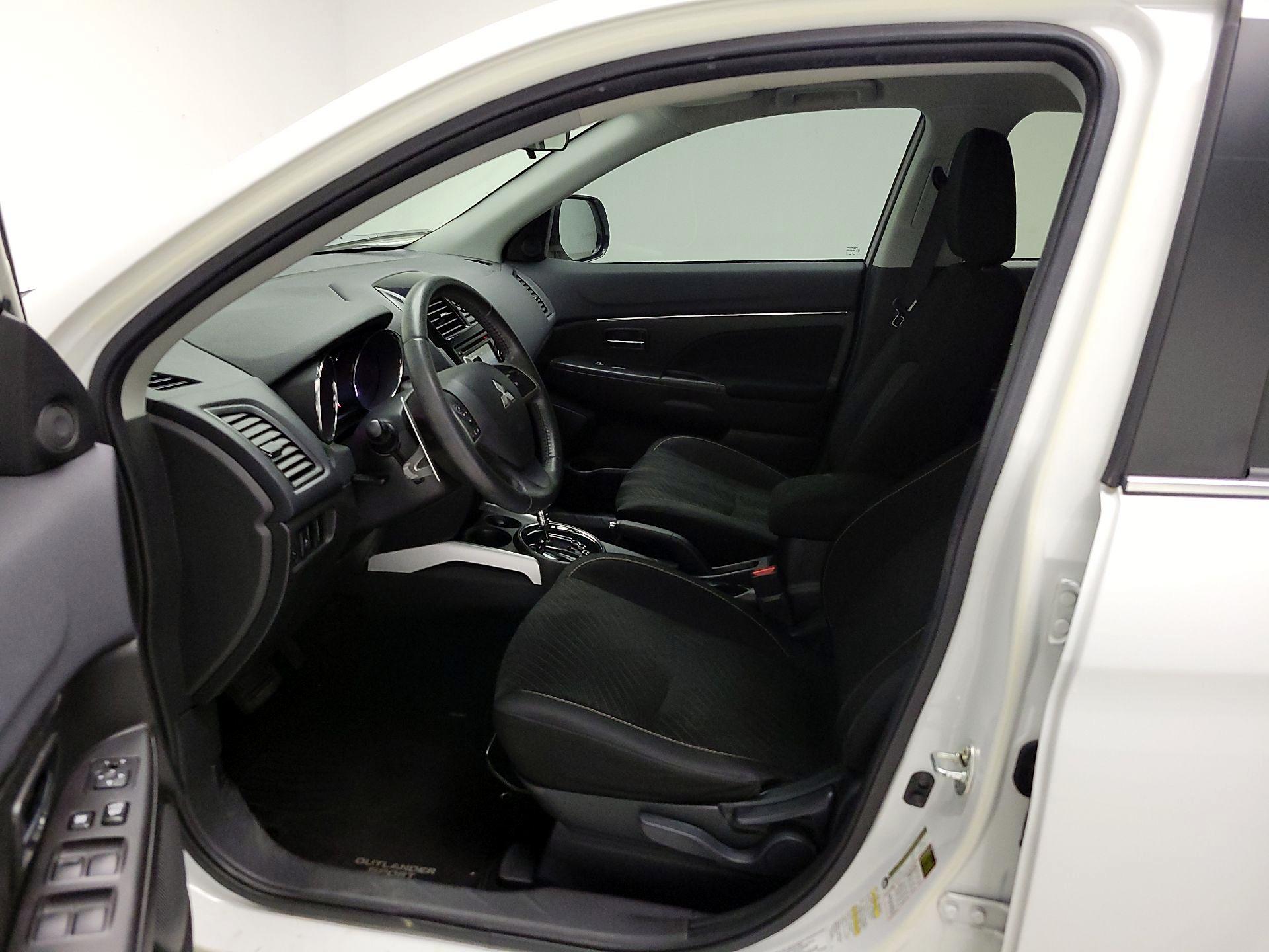 Thumbnail: 2014 Mitsubishi Outlander Sport - 11