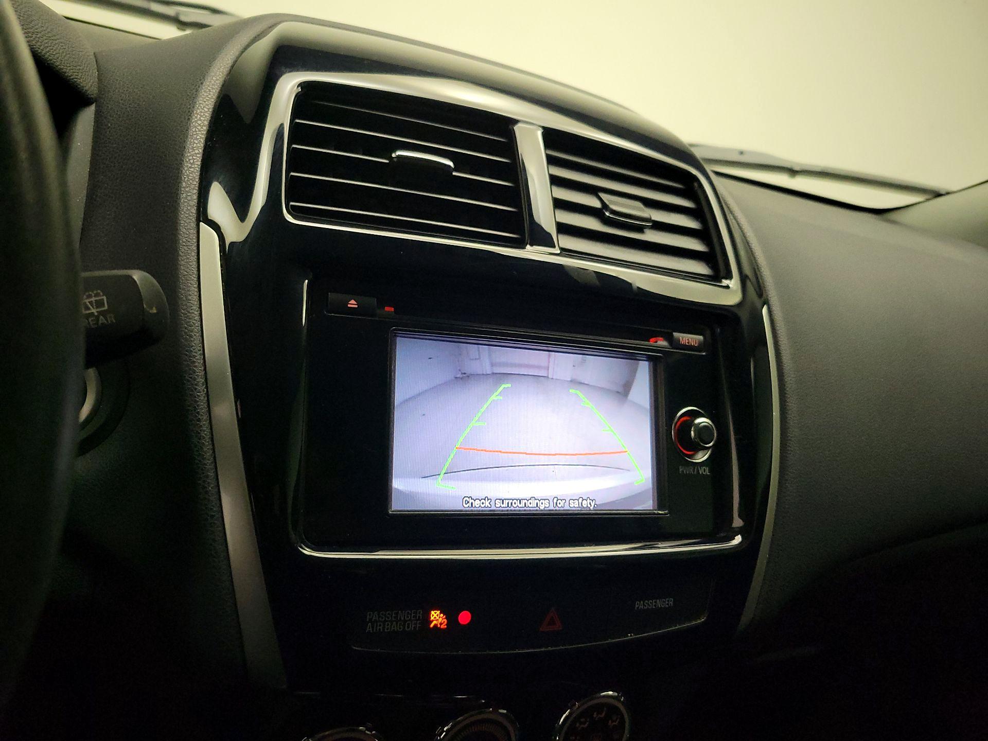 Thumbnail: 2014 Mitsubishi Outlander Sport - 14