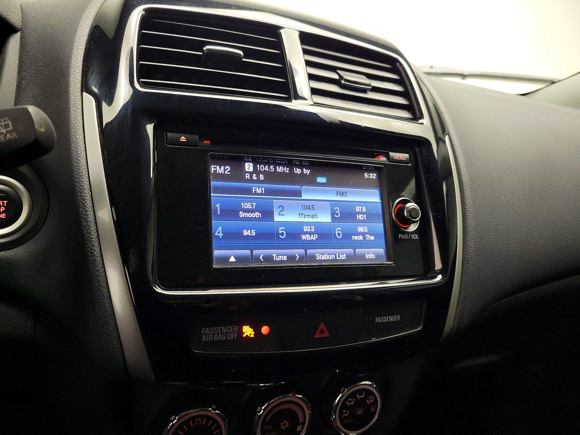 Thumbnail: 2014 Mitsubishi Outlander Sport - 15