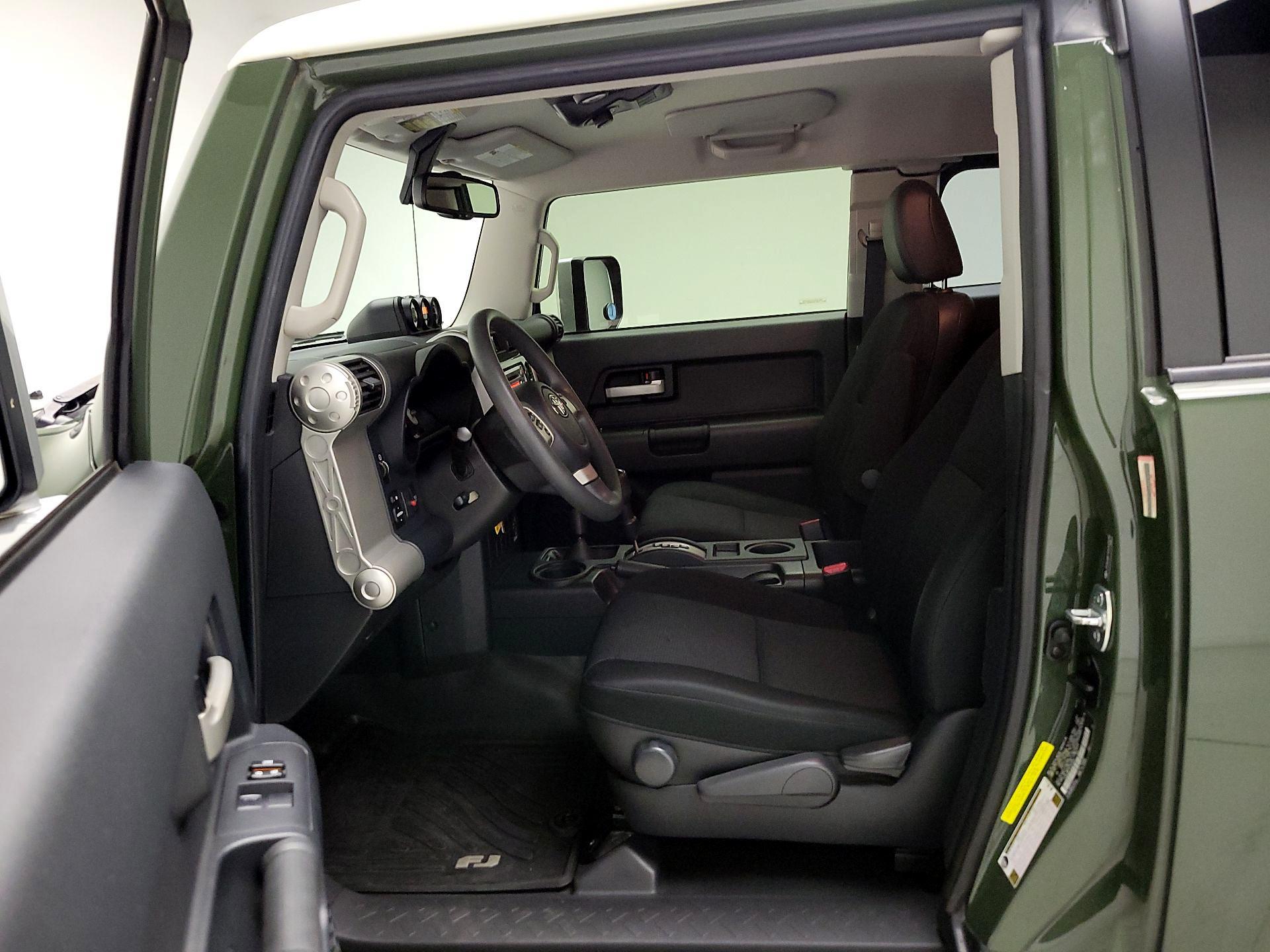 Thumbnail: 2014 Toyota FJ Cruiser - 11