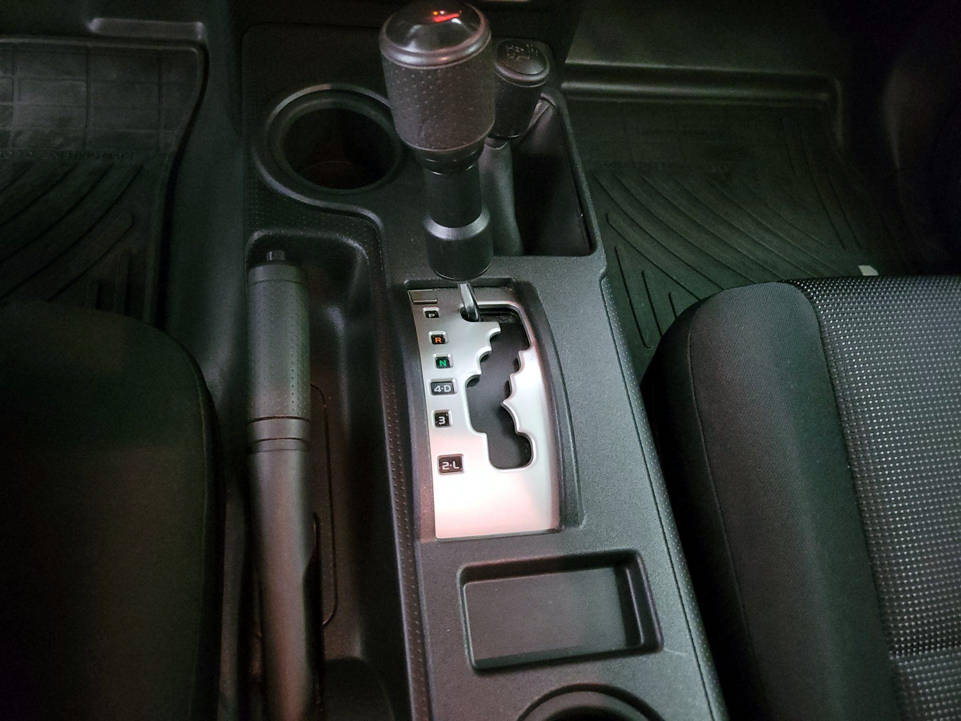 Thumbnail: 2014 Toyota FJ Cruiser - 17