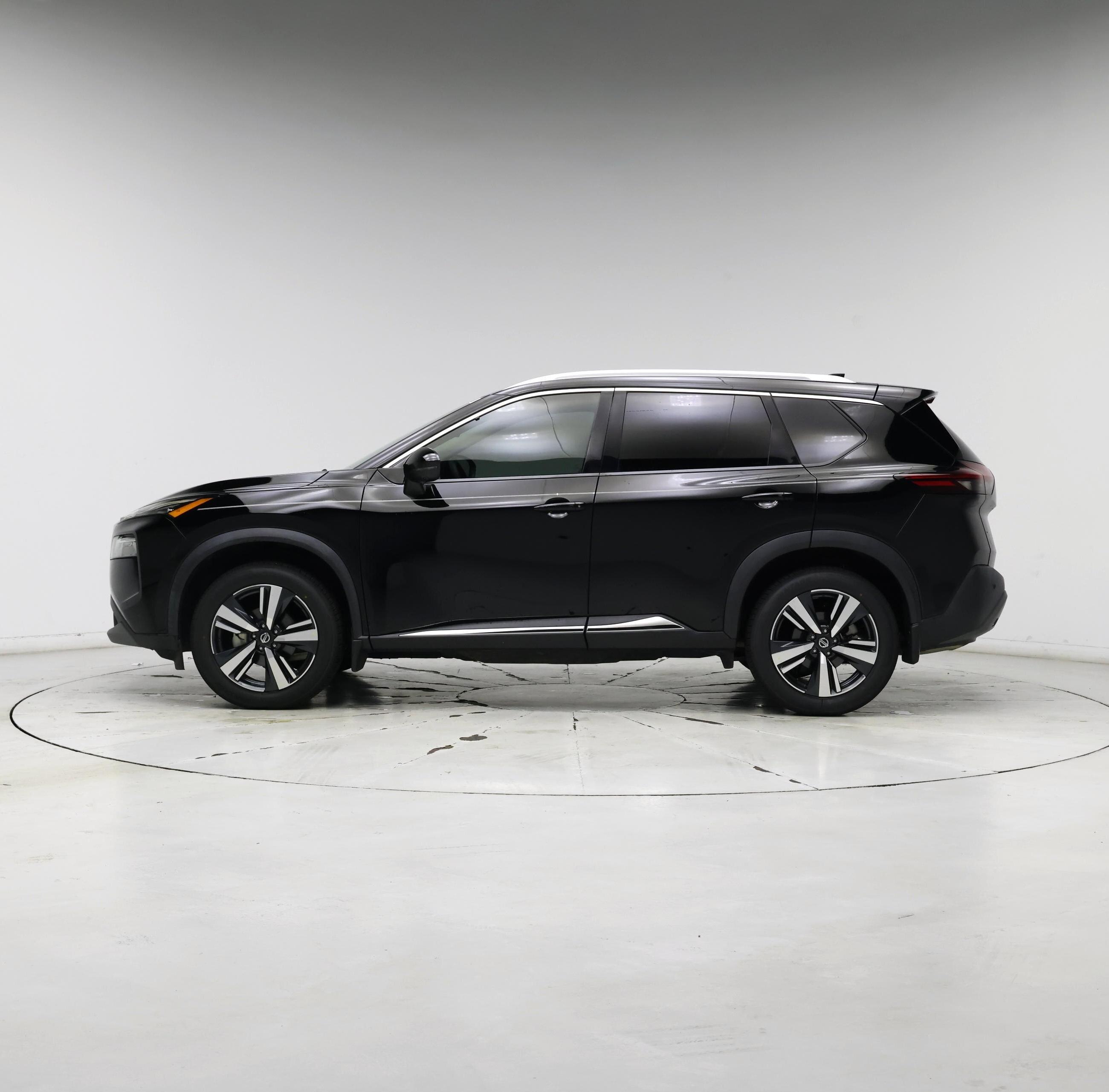 Thumbnail: 2021 Nissan Rogue - 3
