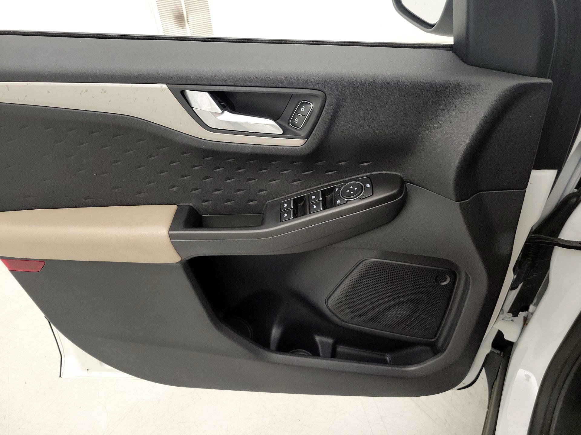 Thumbnail: 2020 Ford Escape - 12