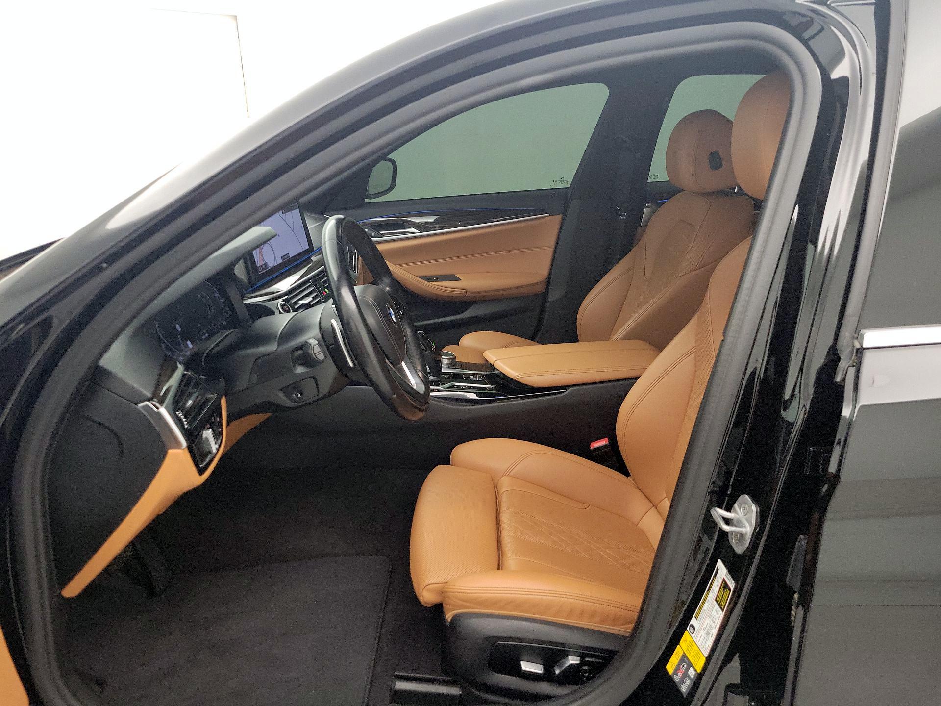 Thumbnail: 2021 BMW 5 Series - 11