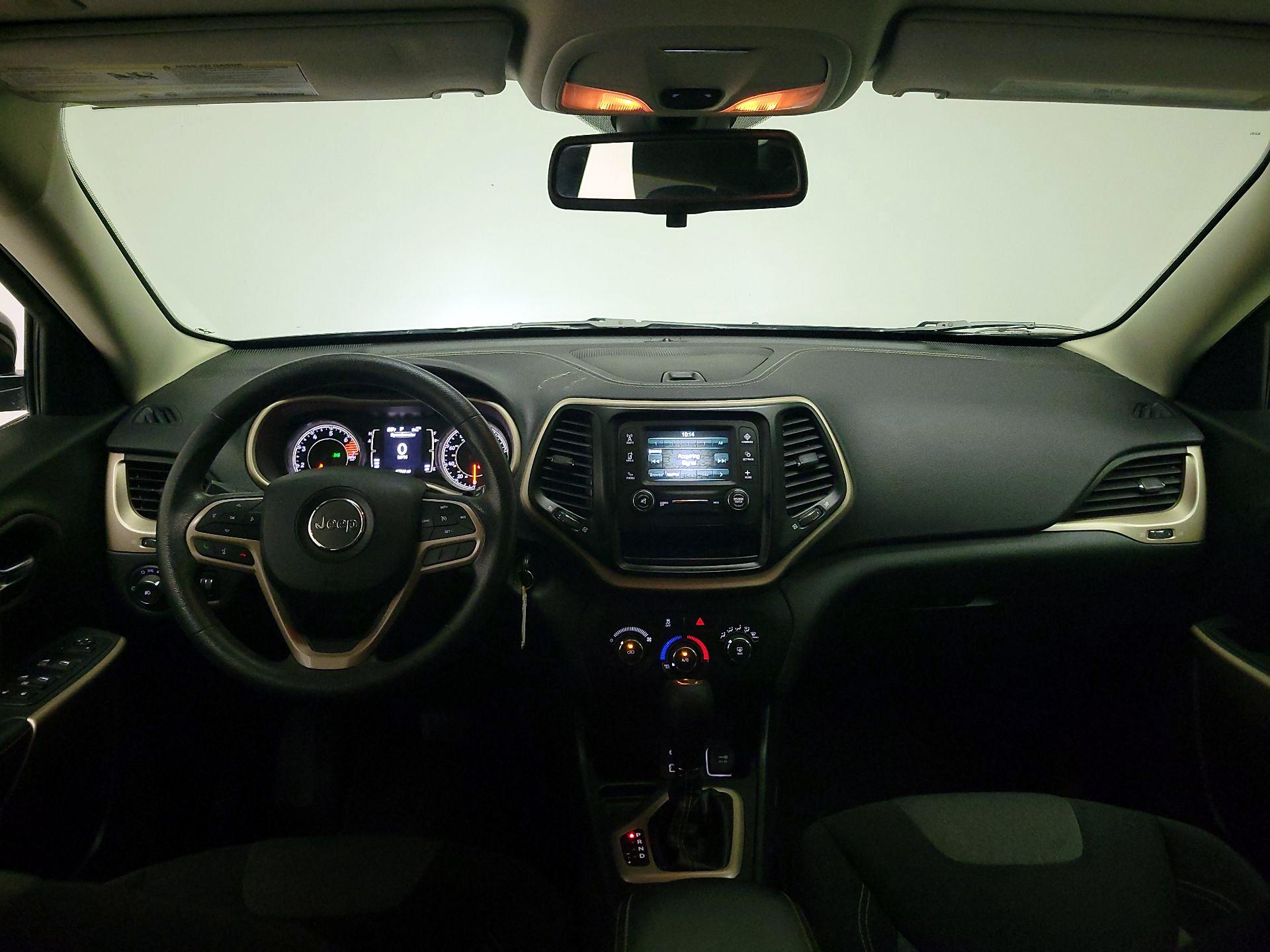 Thumbnail: 2018 Jeep Cherokee - 9