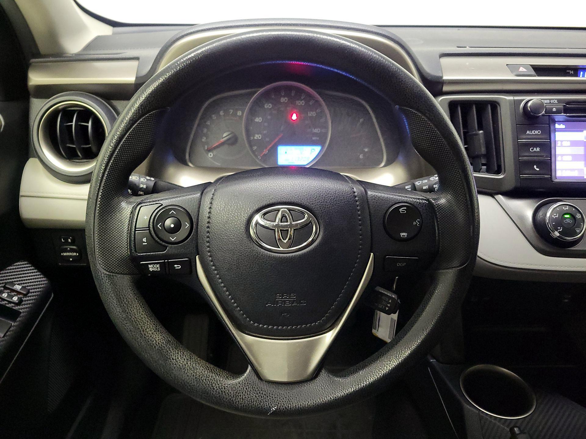 Thumbnail: 2015 Toyota RAV4 - 10