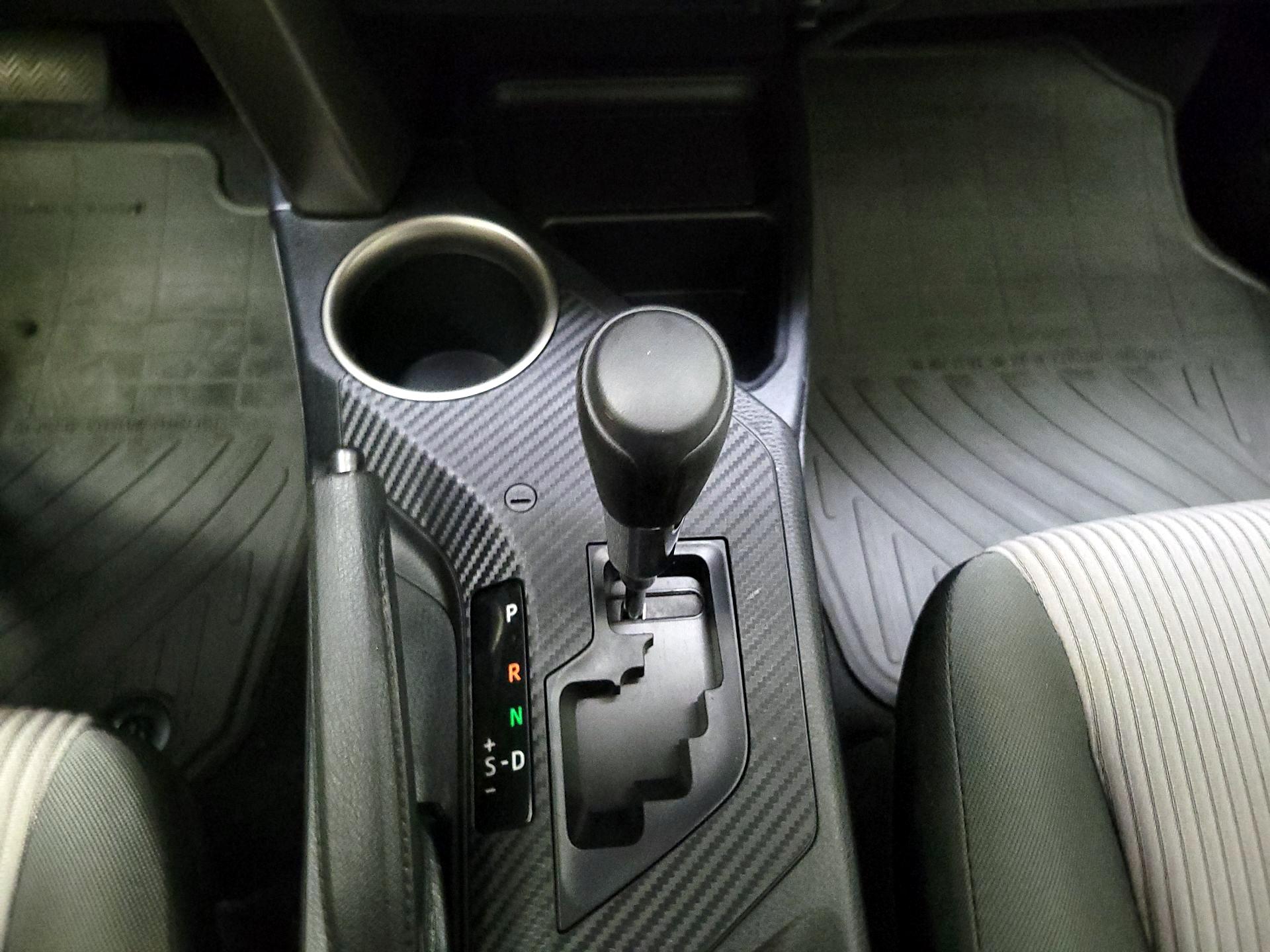 Thumbnail: 2015 Toyota RAV4 - 17