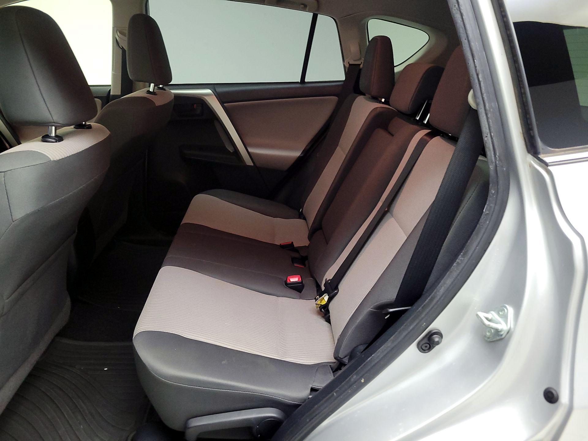 Thumbnail: 2015 Toyota RAV4 - 19