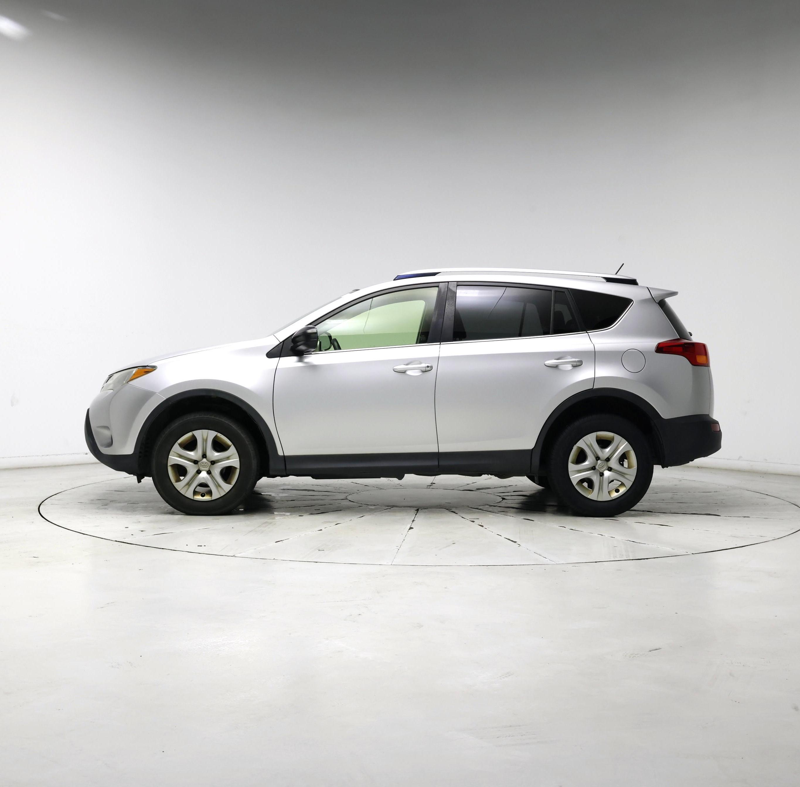 Thumbnail: 2015 Toyota RAV4 - 3