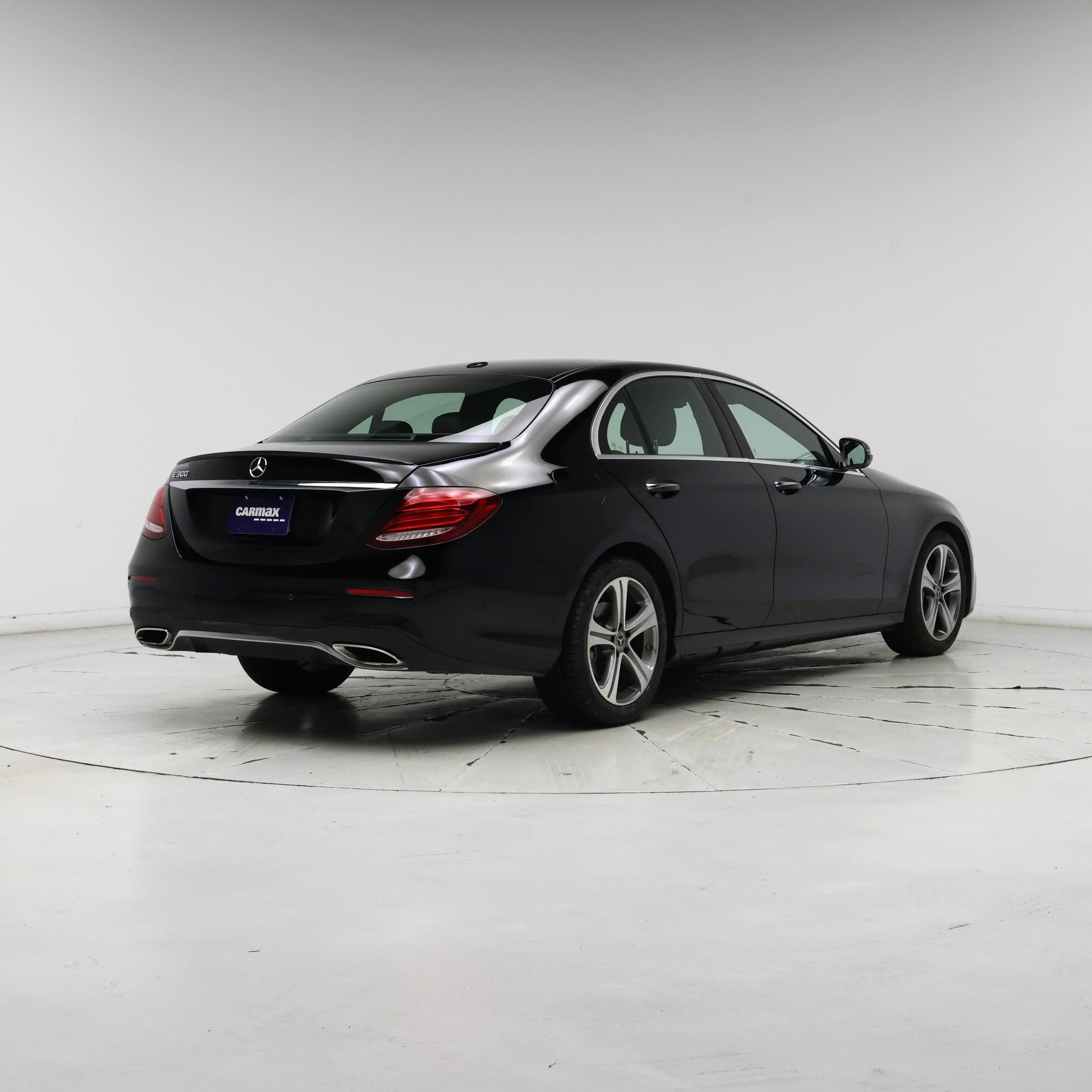 Thumbnail: 2017 Mercedes-Benz E-Class - 8