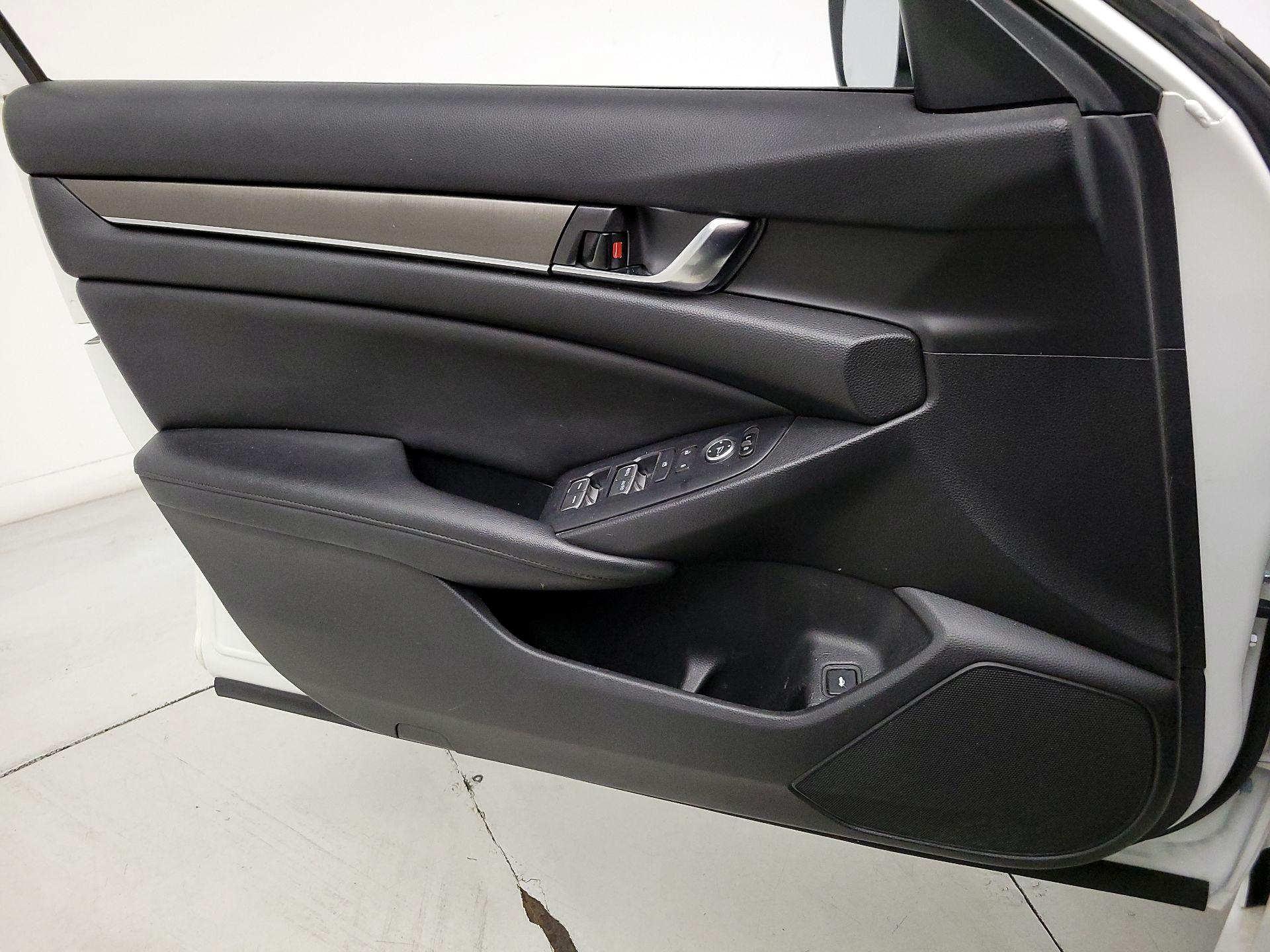 Thumbnail: 2019 Honda Accord - 12