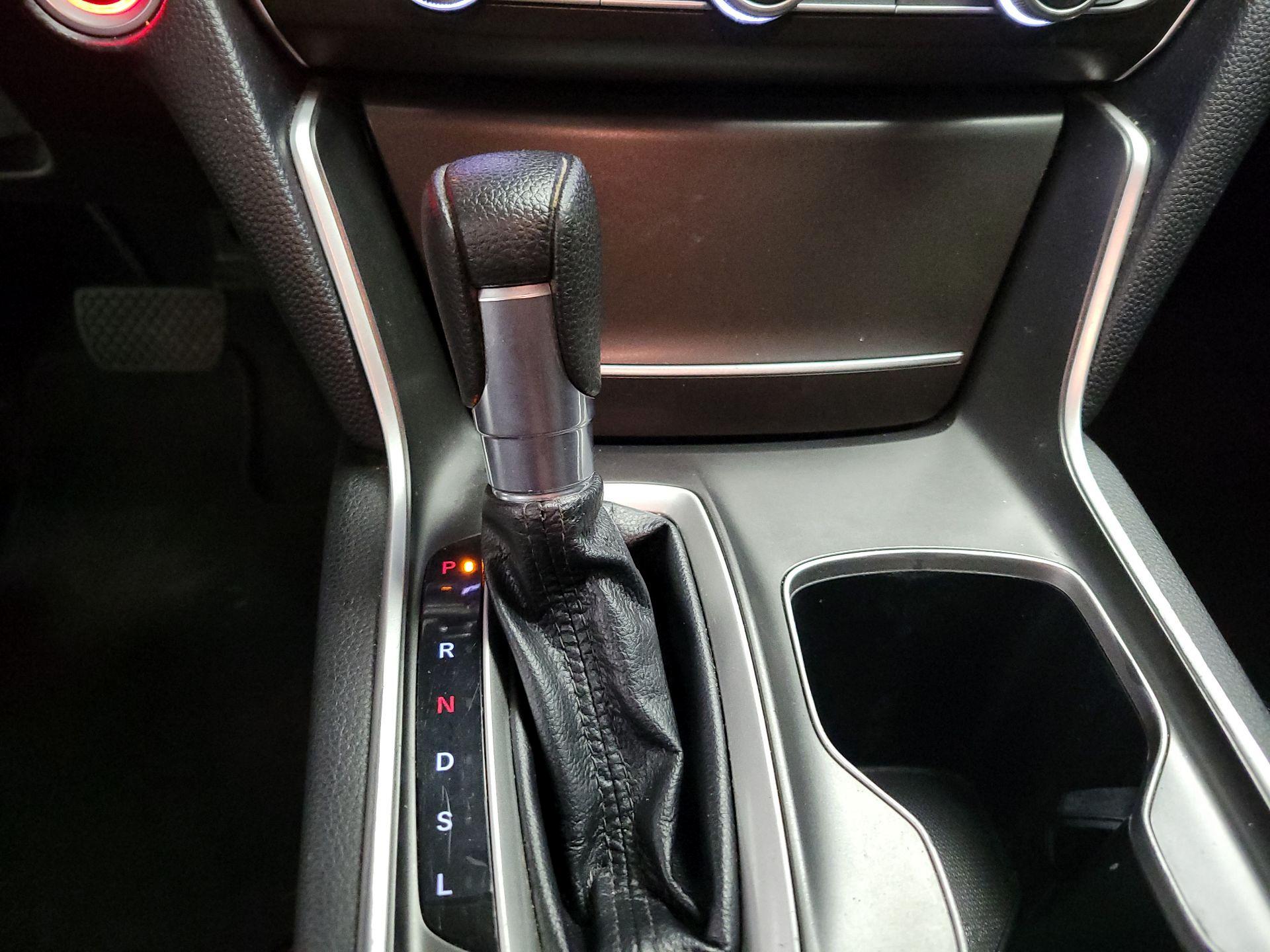Thumbnail: 2019 Honda Accord - 16