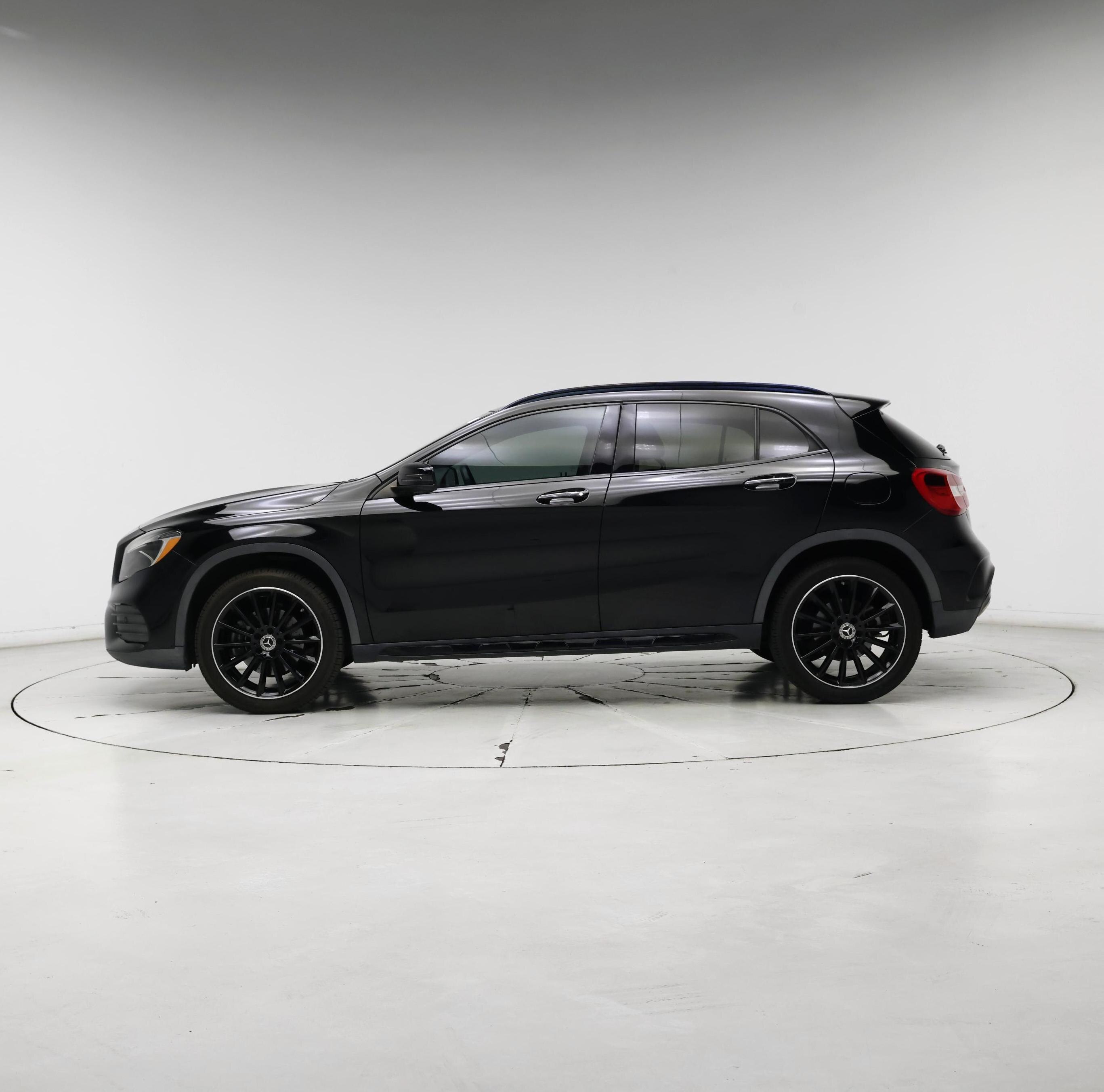 Thumbnail: 2018 Mercedes-Benz GLA - 3