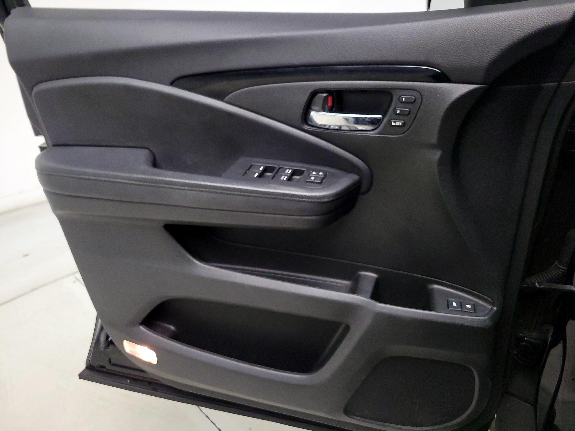 Thumbnail: 2021 Honda Pilot - 12