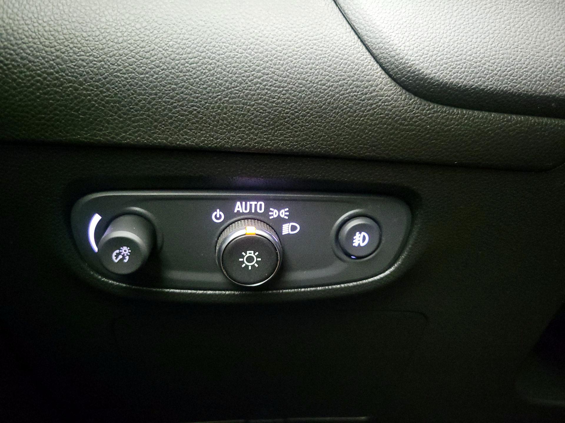 Thumbnail: 2021 Buick Encore GX - 13